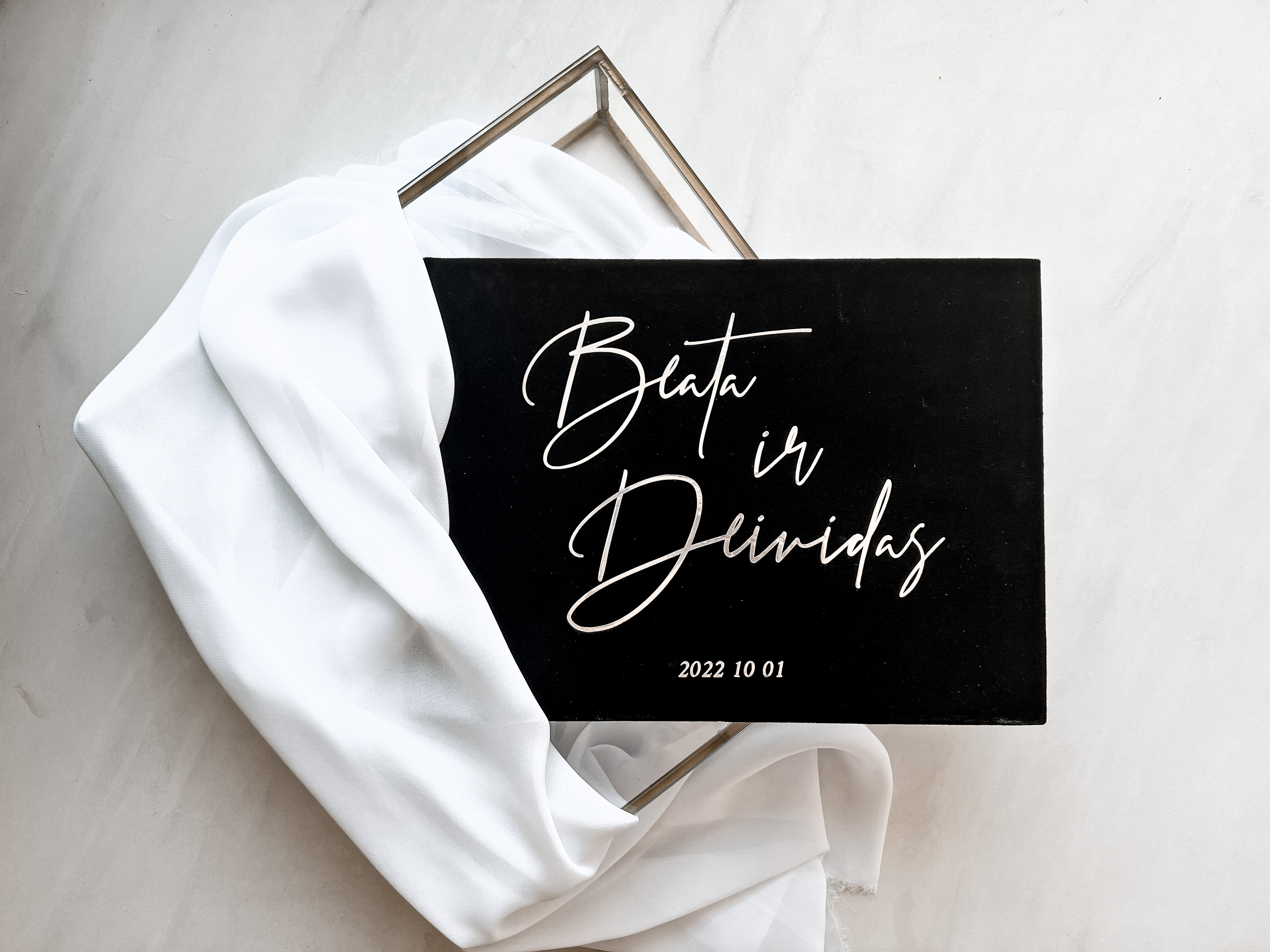 Palinkėjimų knyga "JUODI PUSLAPIAI" | 28x20cm