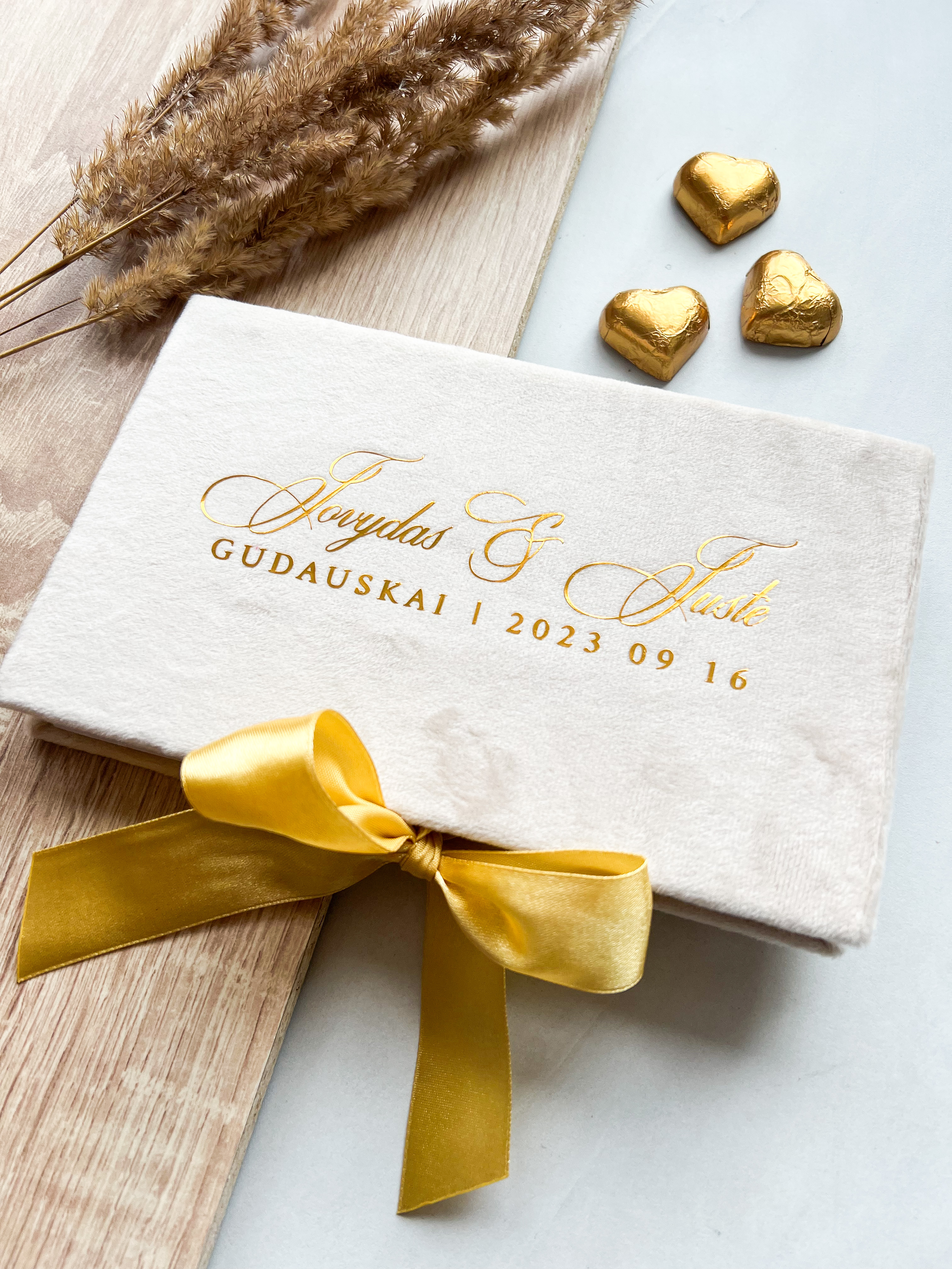 Vokelis su vardais ir/arba pavarde