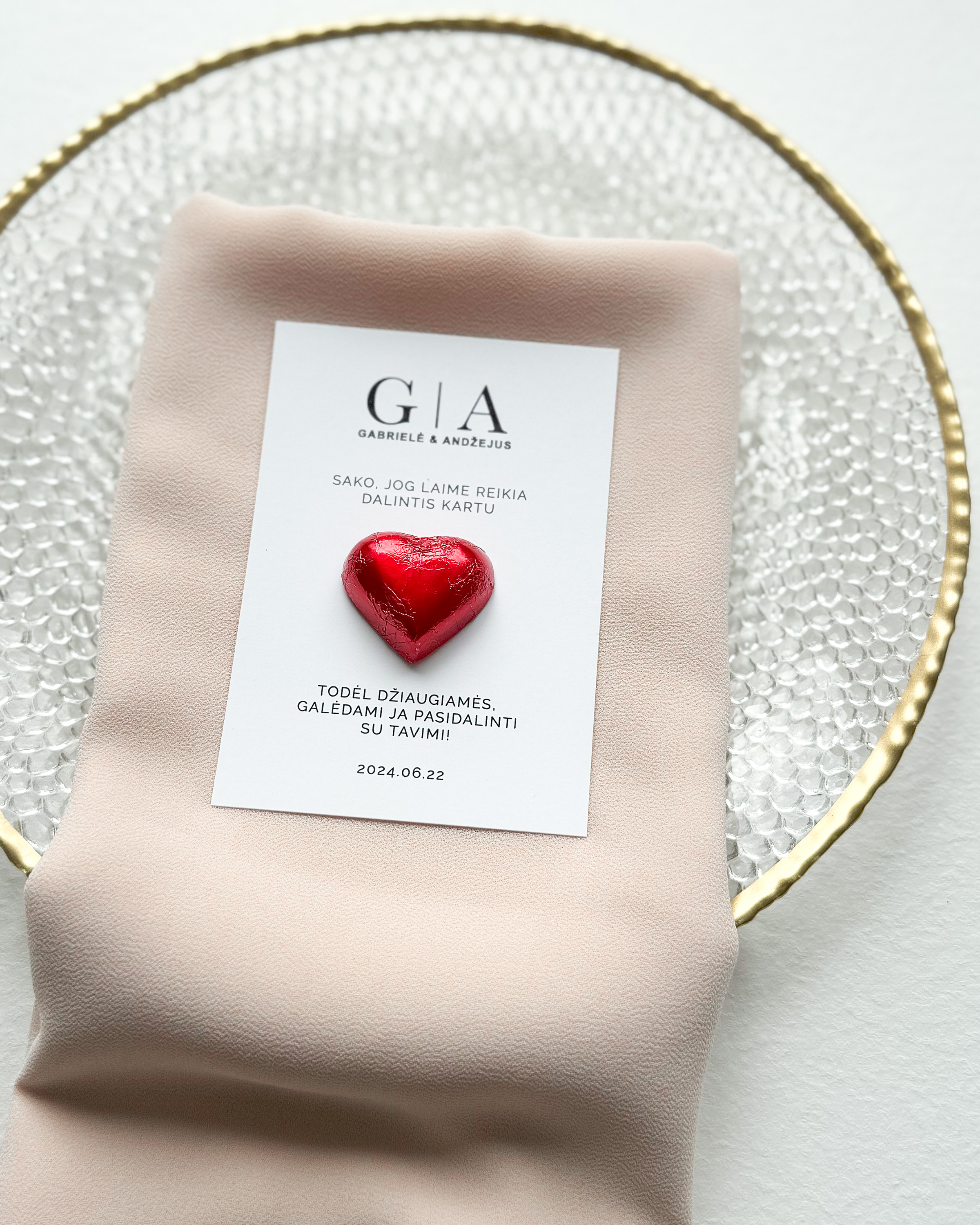 Kortelė su šokoladuku "DALINTIS KARTU"