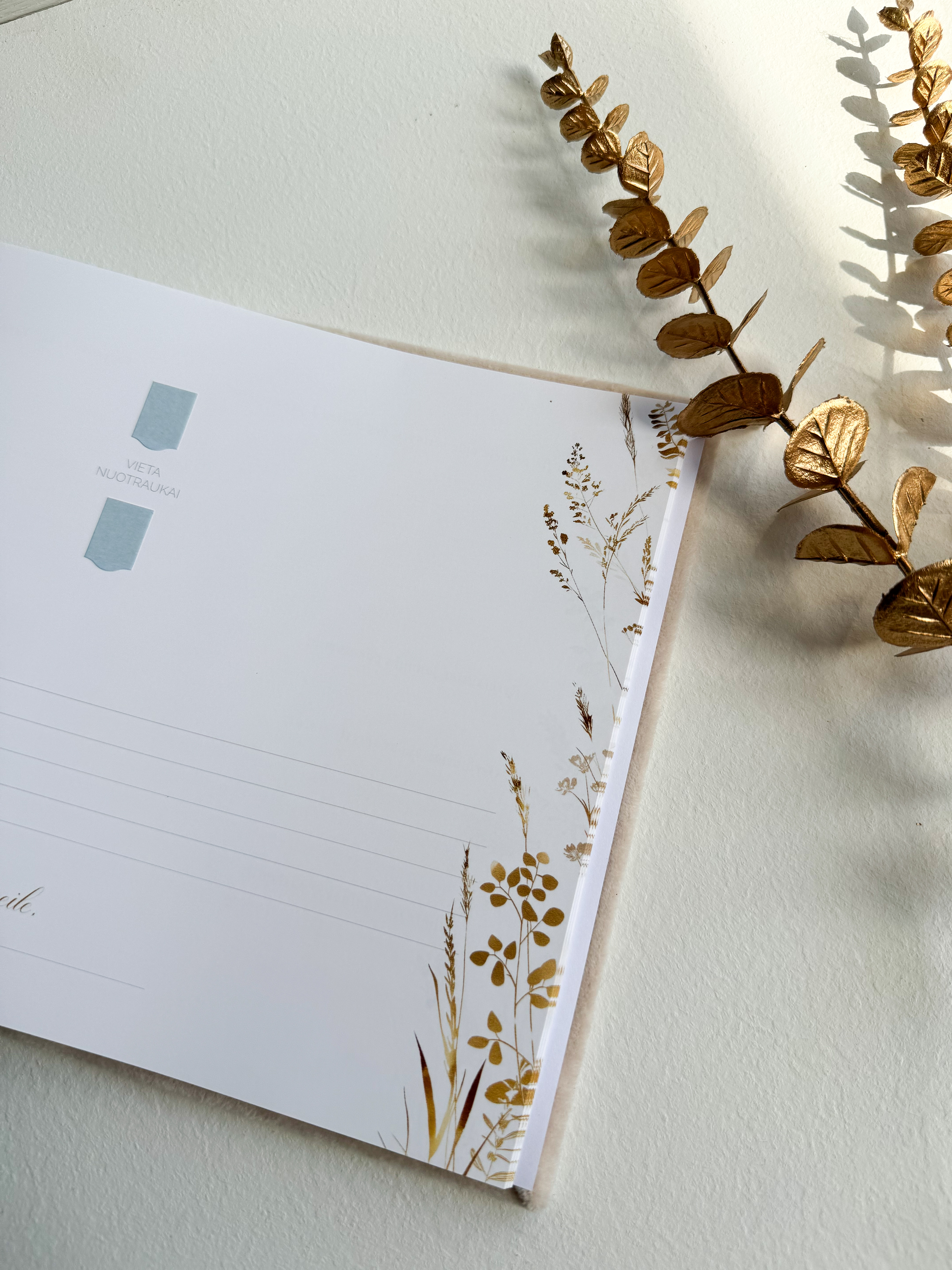 Palinkėjimų knyga "AUKSINĖS LAUKO GĖLĖS" | 28x20cm