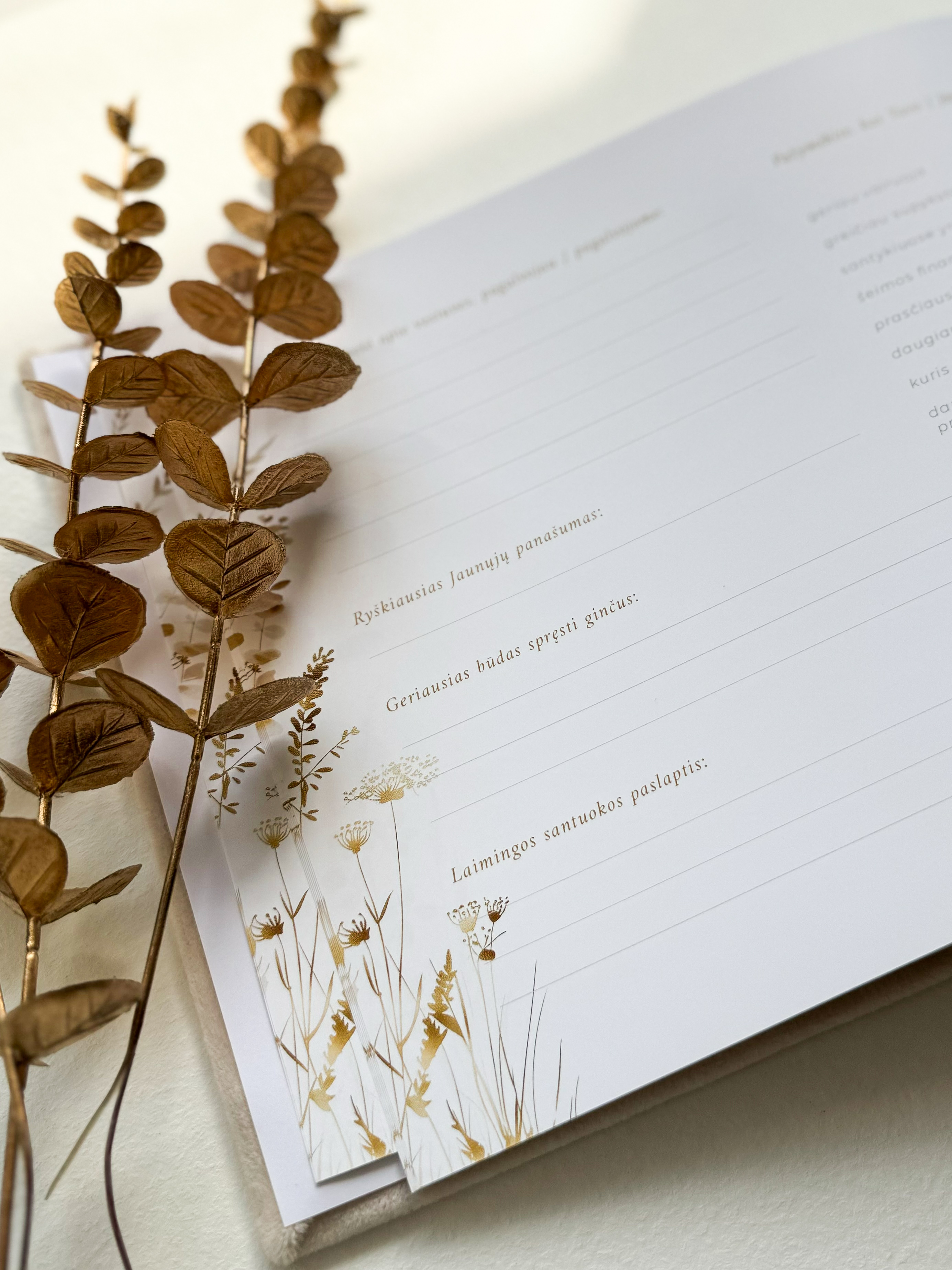 Palinkėjimų knyga "AUKSINĖS LAUKO GĖLĖS" | 28x20cm