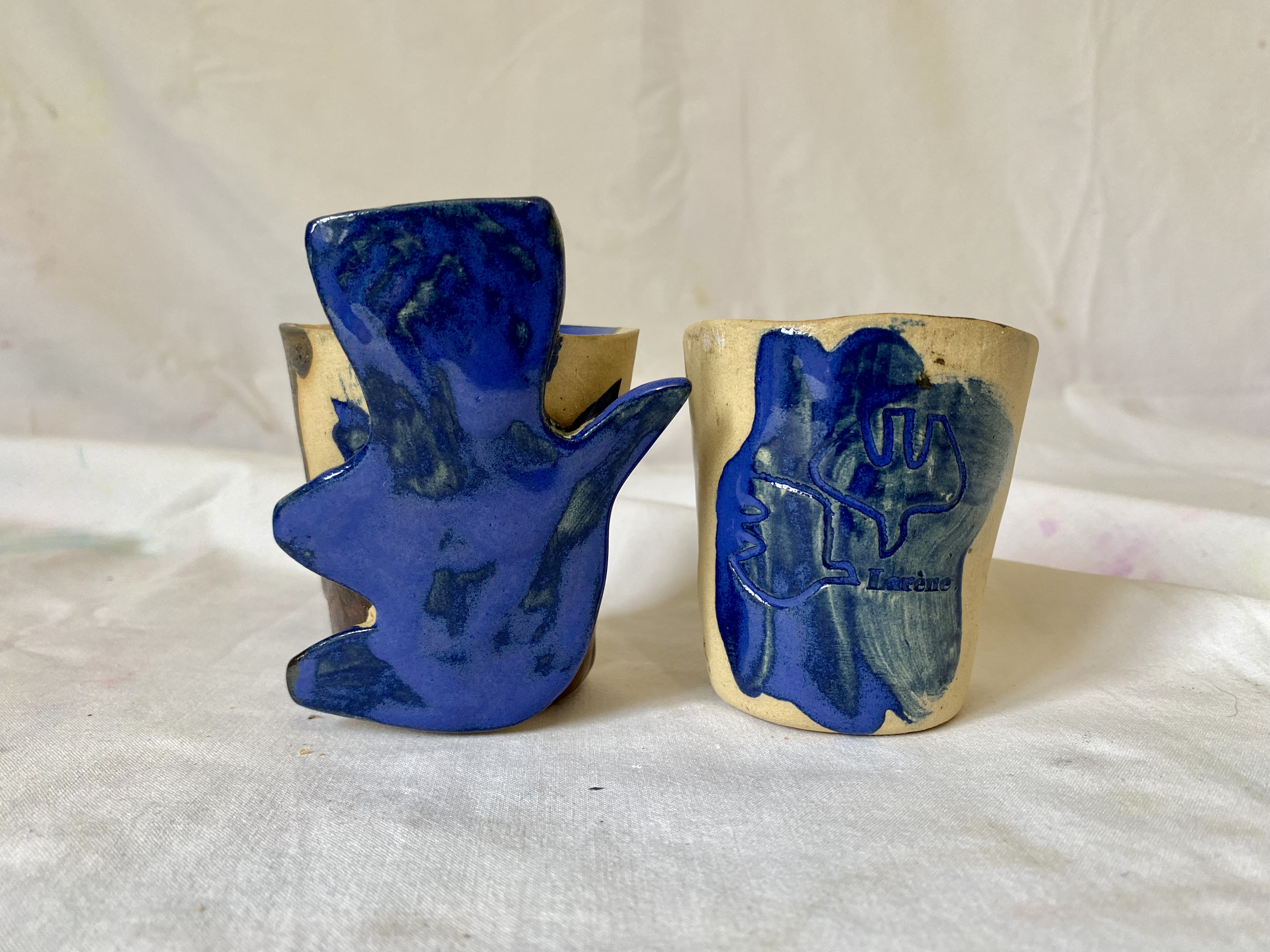 gobelets sculptés en grès émaillé