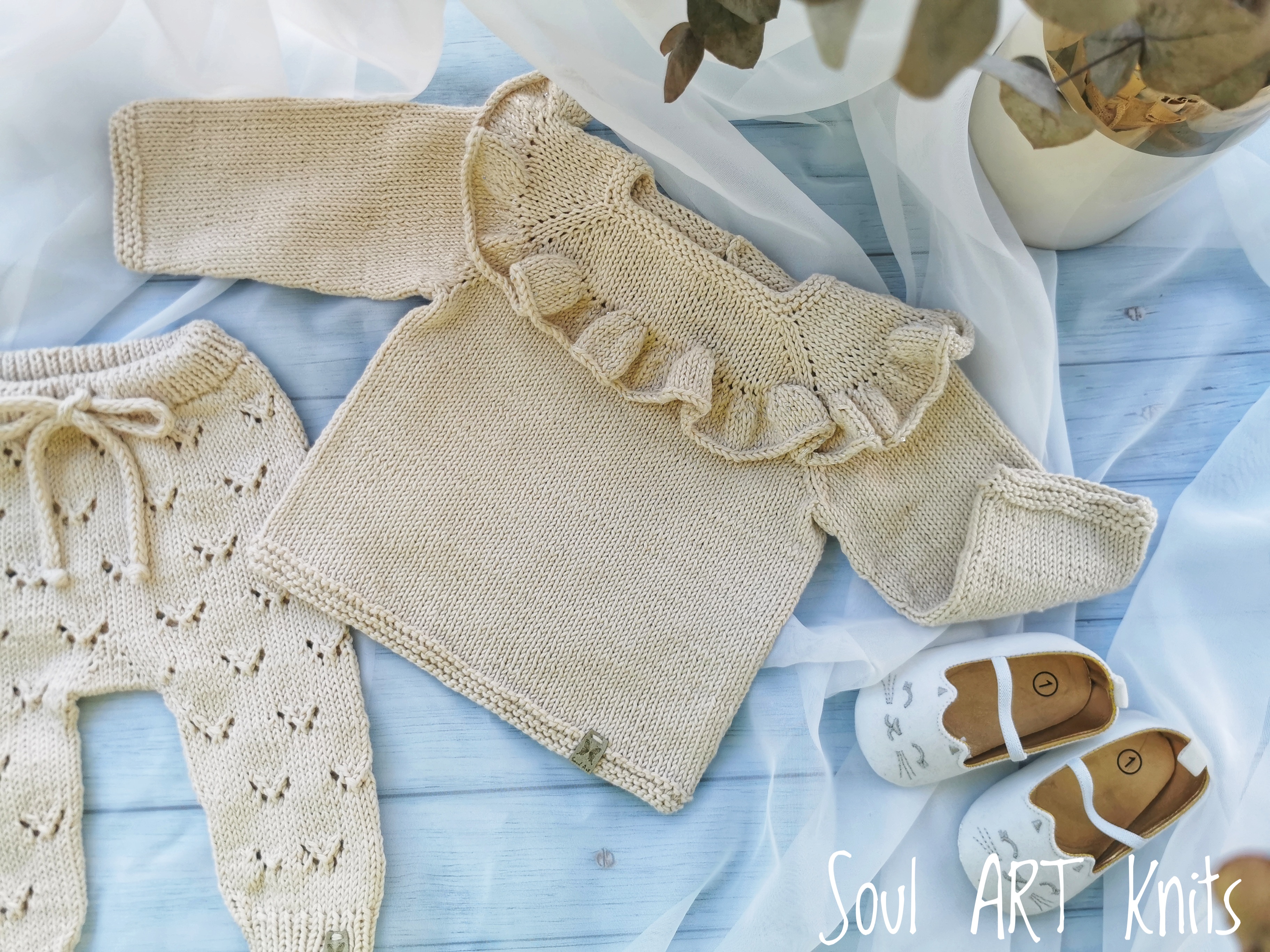 Megztuko ir kelnyčių derinys