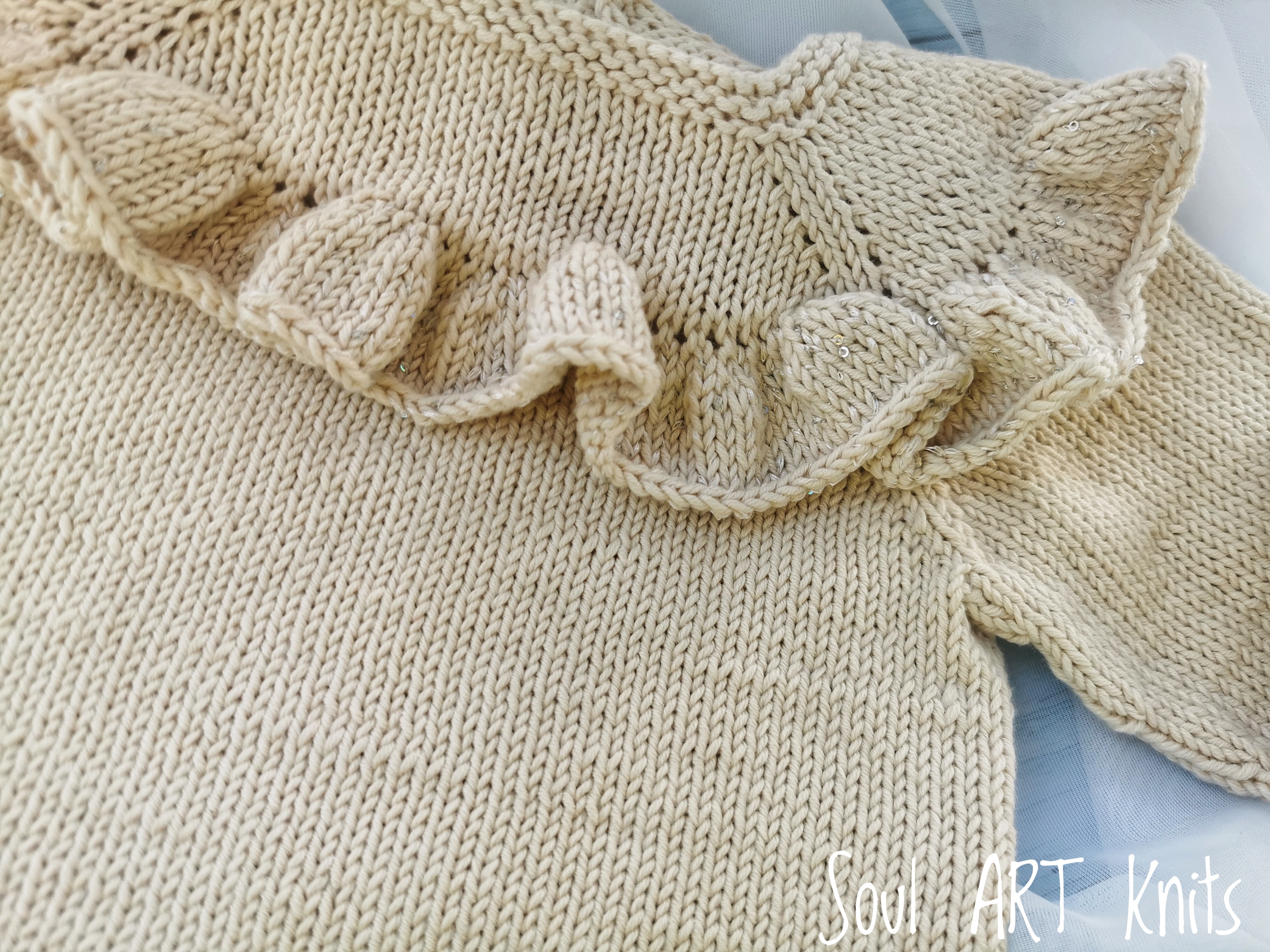 Megztuko ir kelnyčių derinys