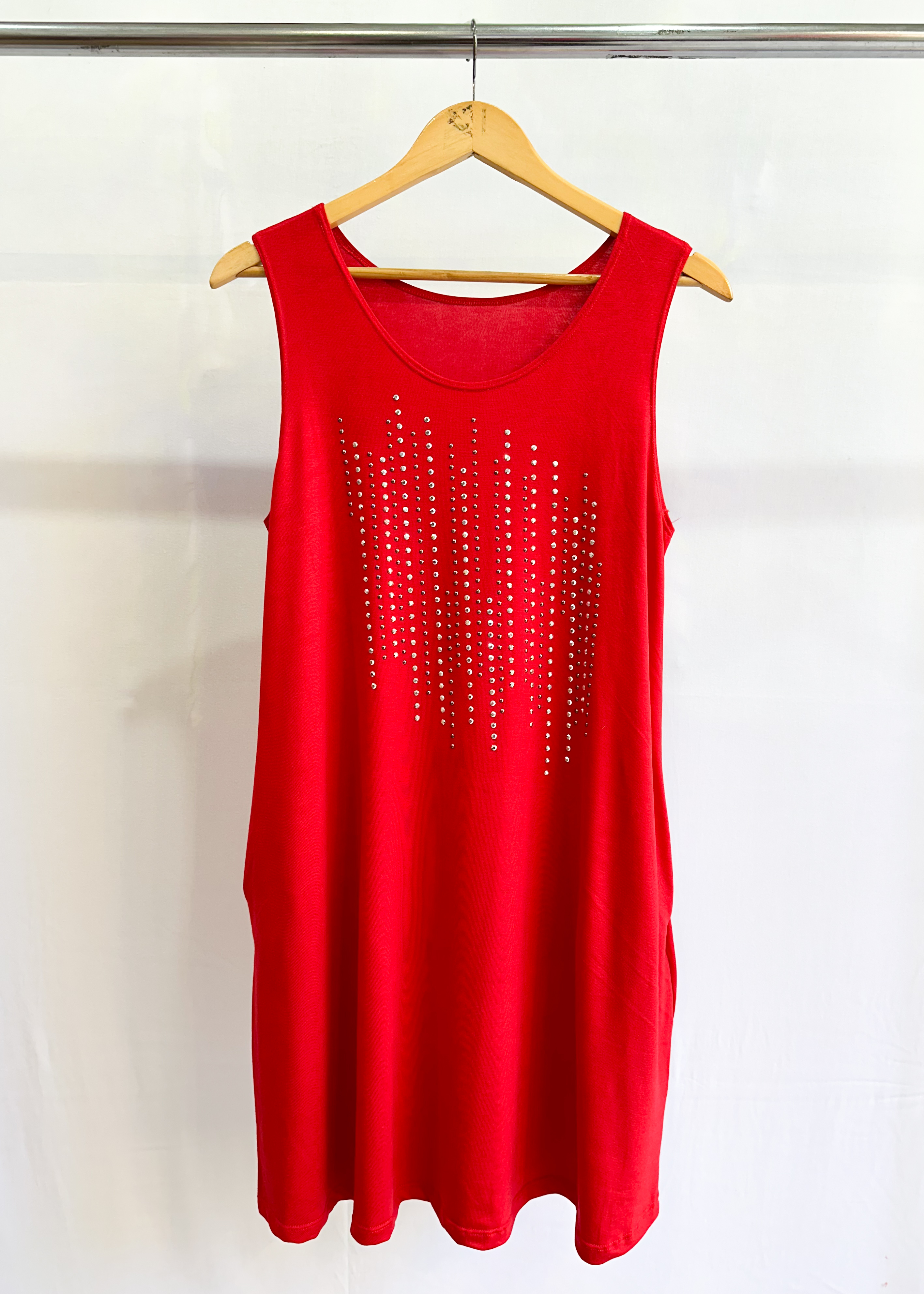 Vestido s/ Manga con tachas