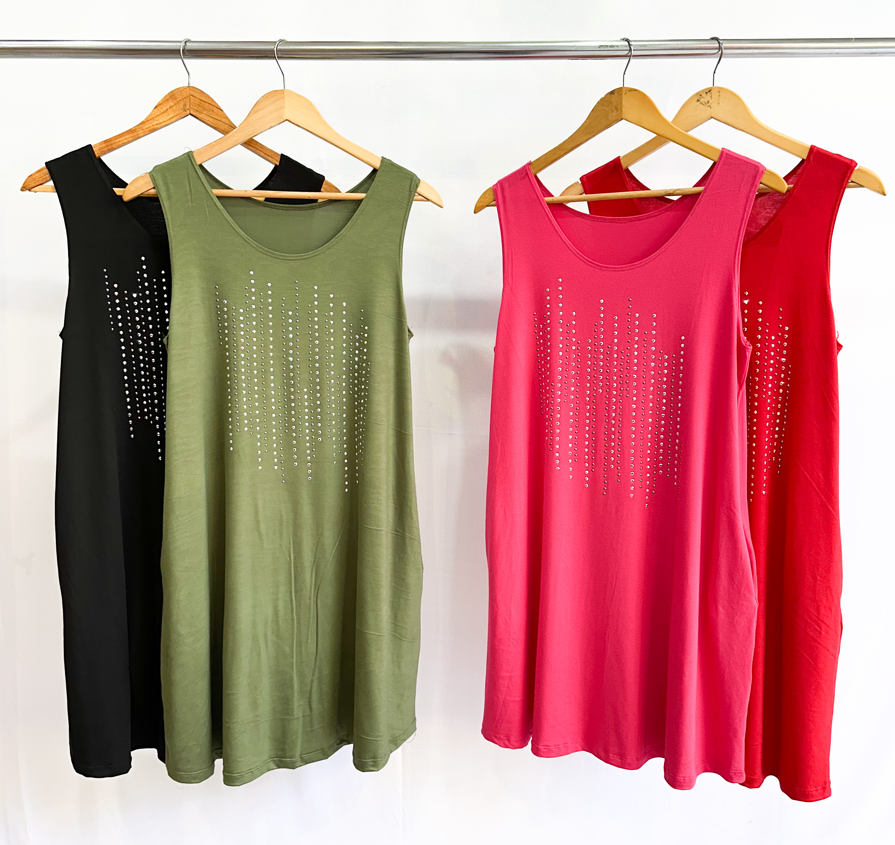 Vestido s/ Manga con tachas