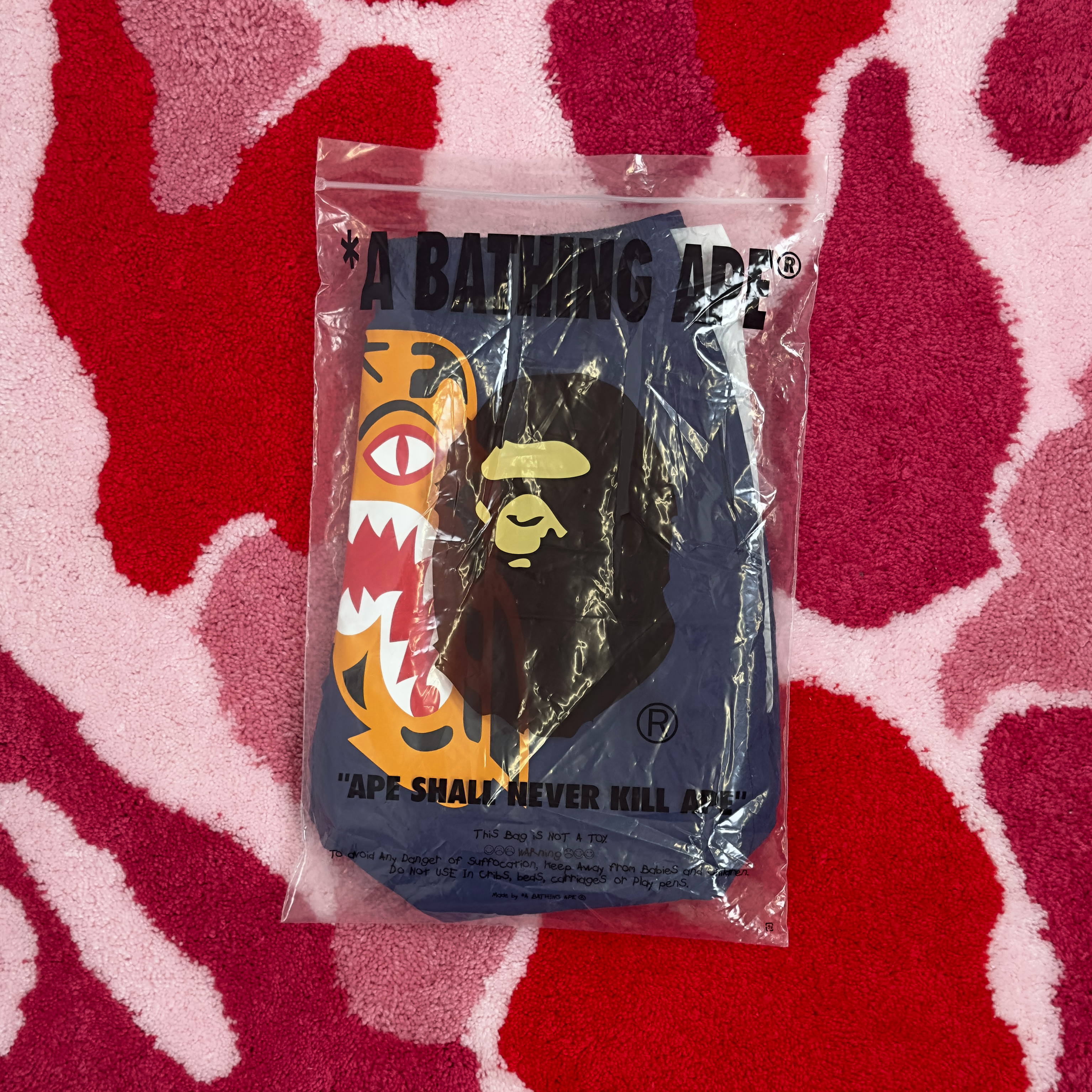 (L) Bape Tiger Beach Shorts Navy 2020