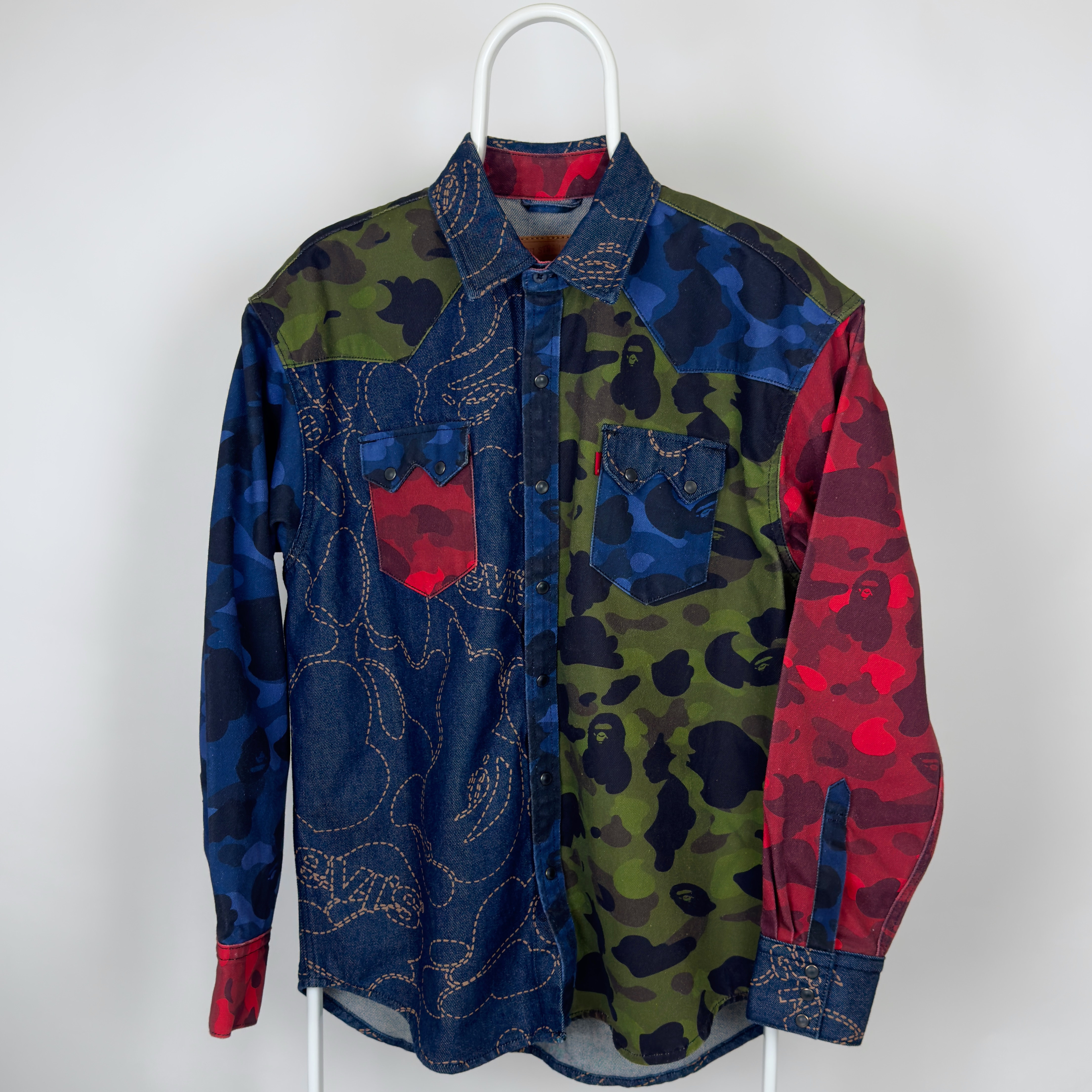 (L) Bape x Levi’s Camo Trucker Jacket Multicolor 2021