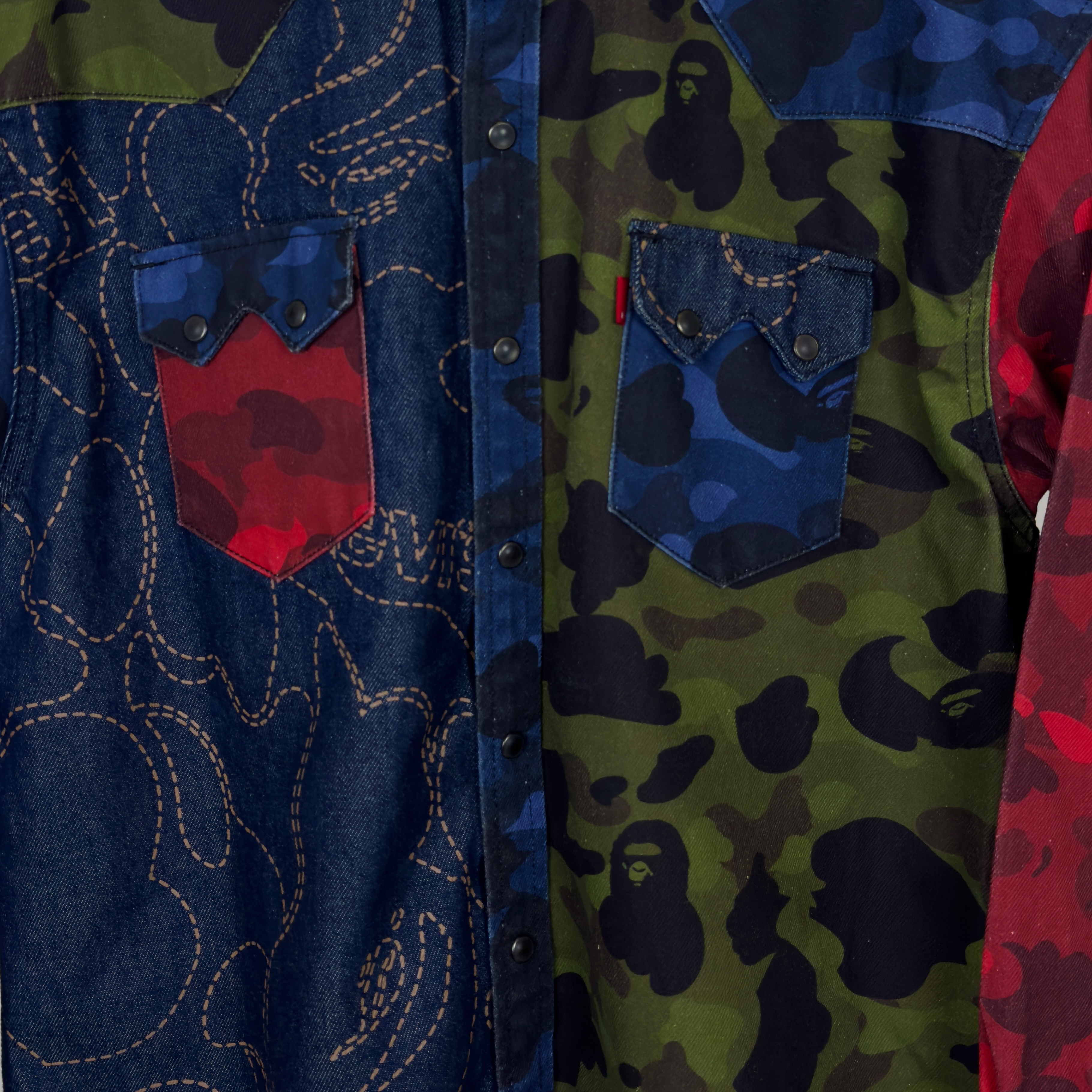 (L) Bape x Levi’s Camo Trucker Jacket Multicolor 2021