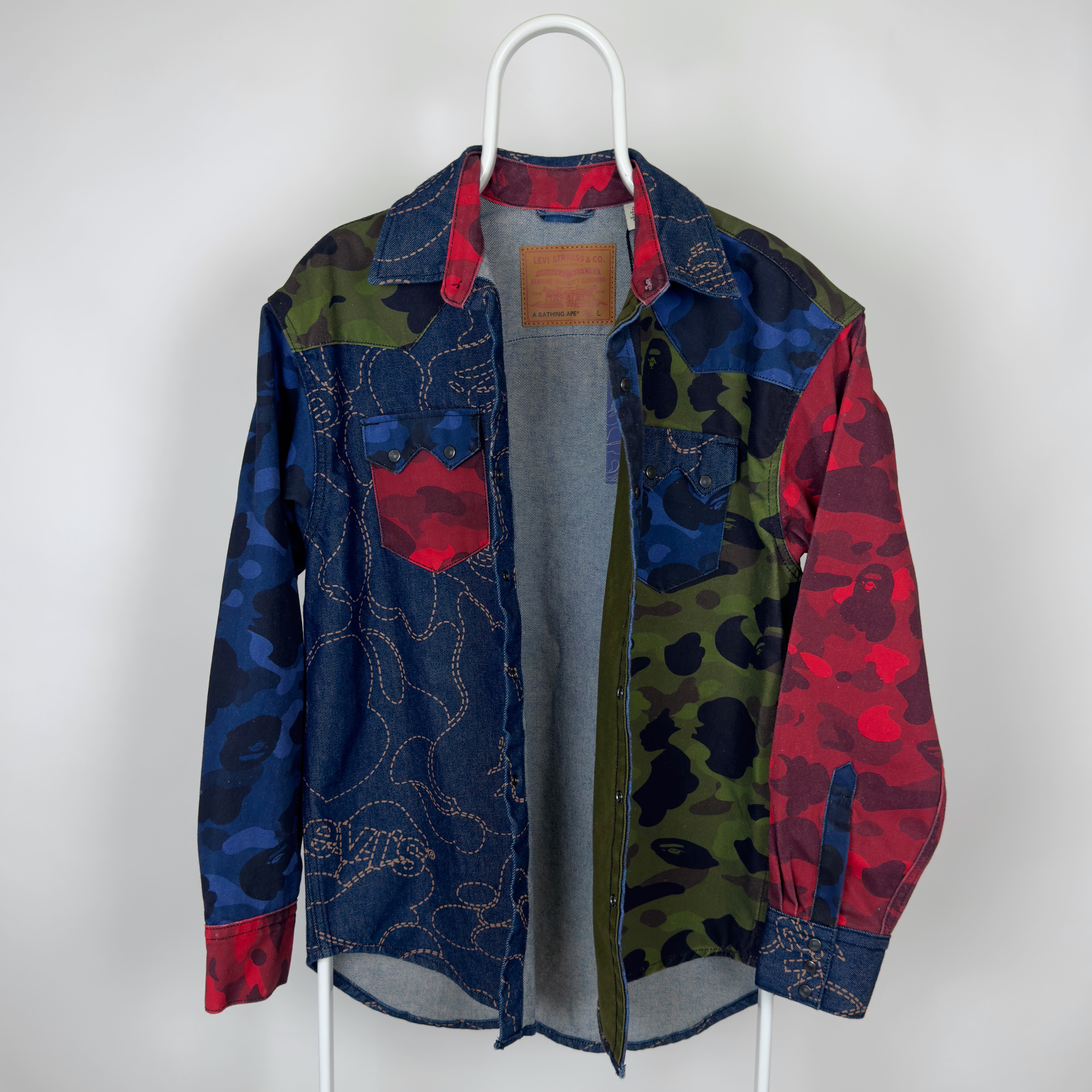 (L) Bape x Levi’s Camo Trucker Jacket Multicolor 2021