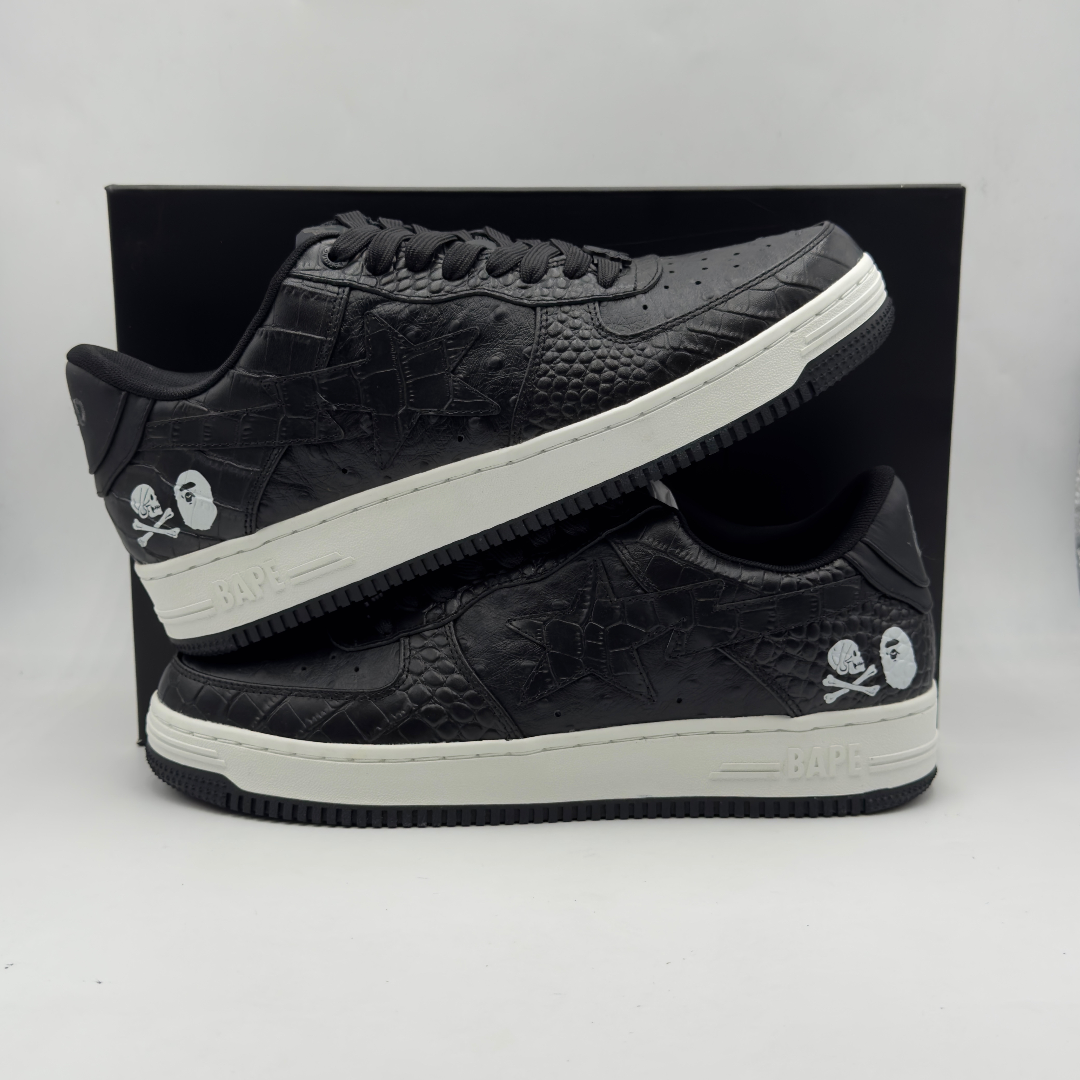 (46) A Bathing Ape Bapesta Neighborhood Black 2023