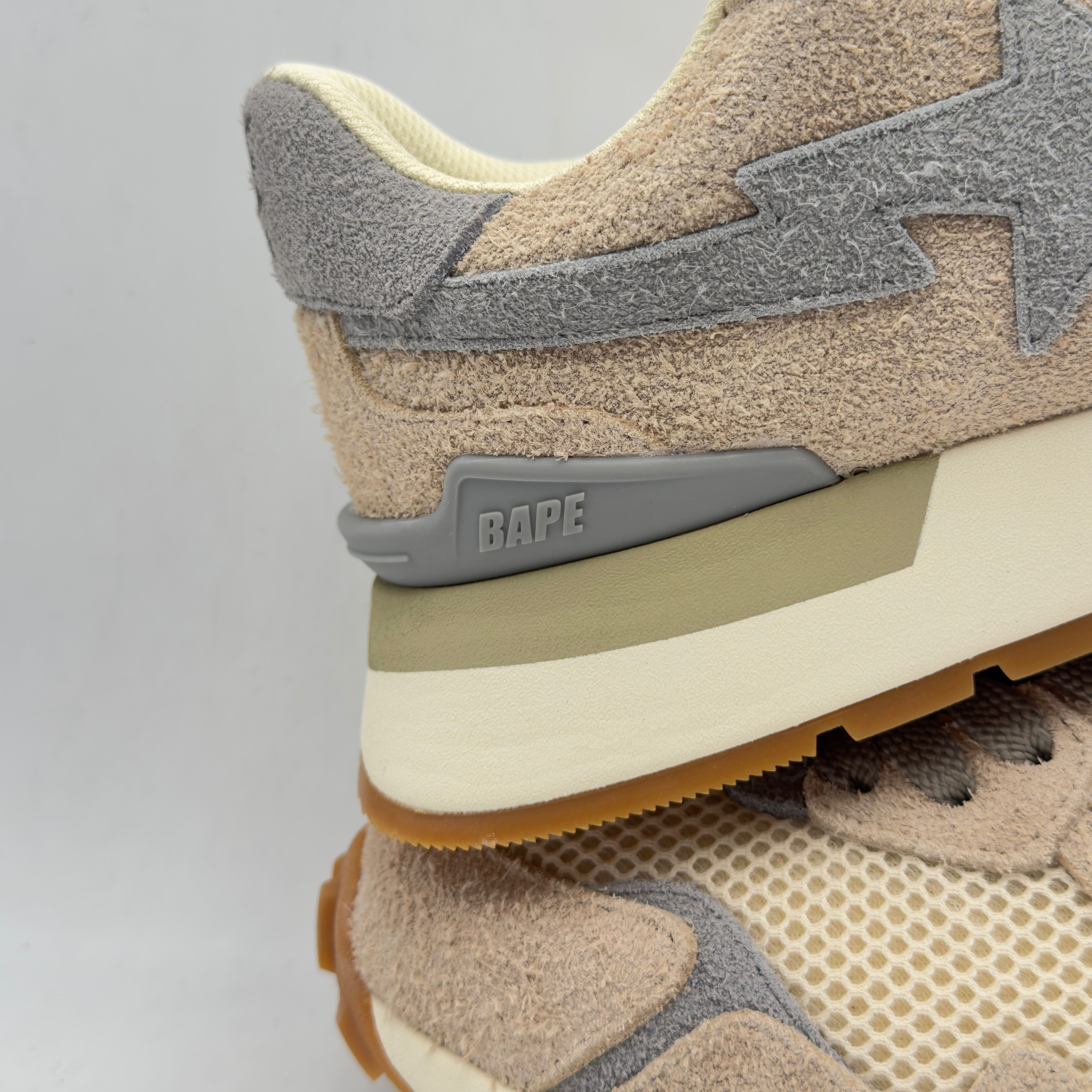 (41/42,5) A Bathing Ape Roadsta Express Highsnobiety Daily Essentials 2023