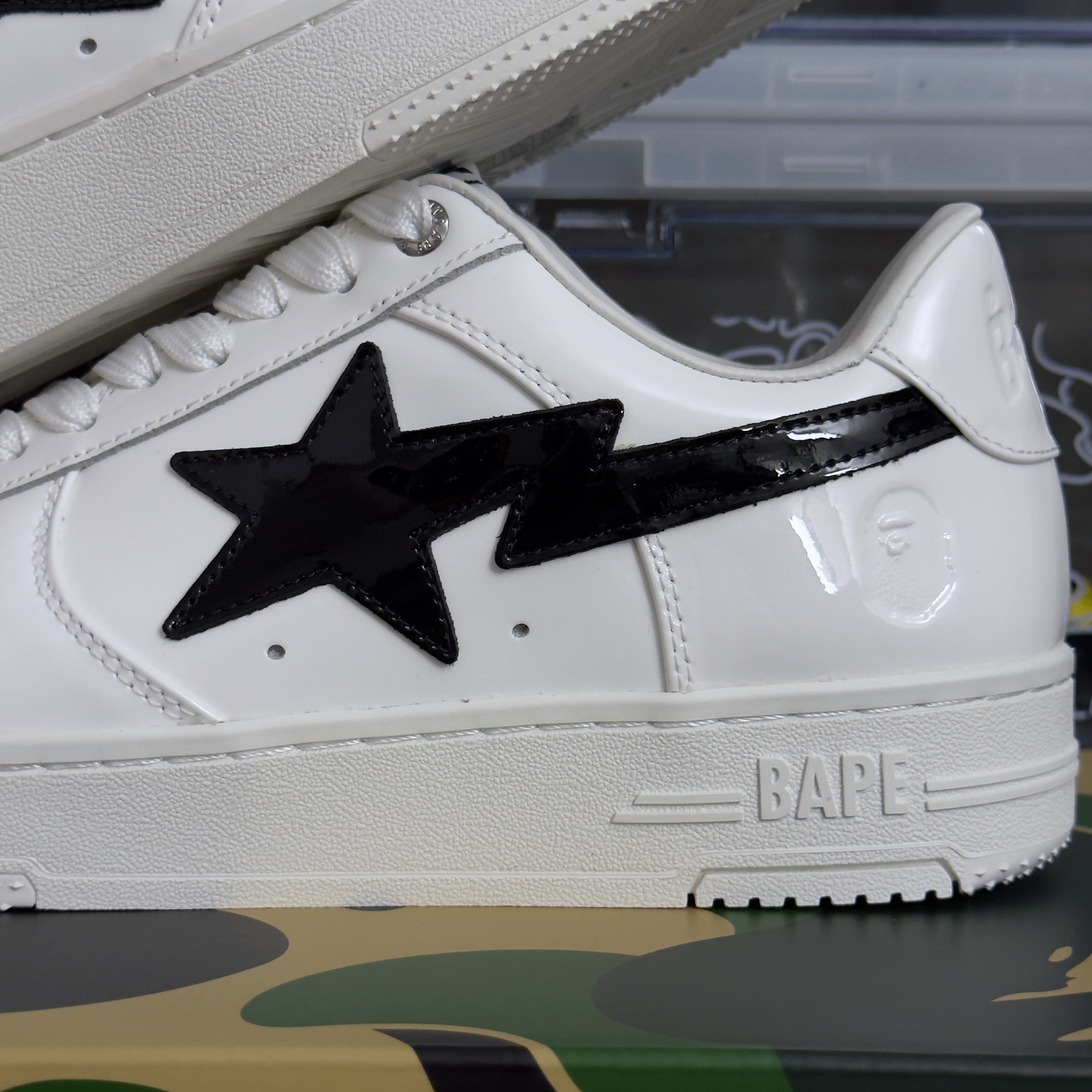 (41) A Bathing Ape Bapesta #1 White/Black Patent Leather 2025