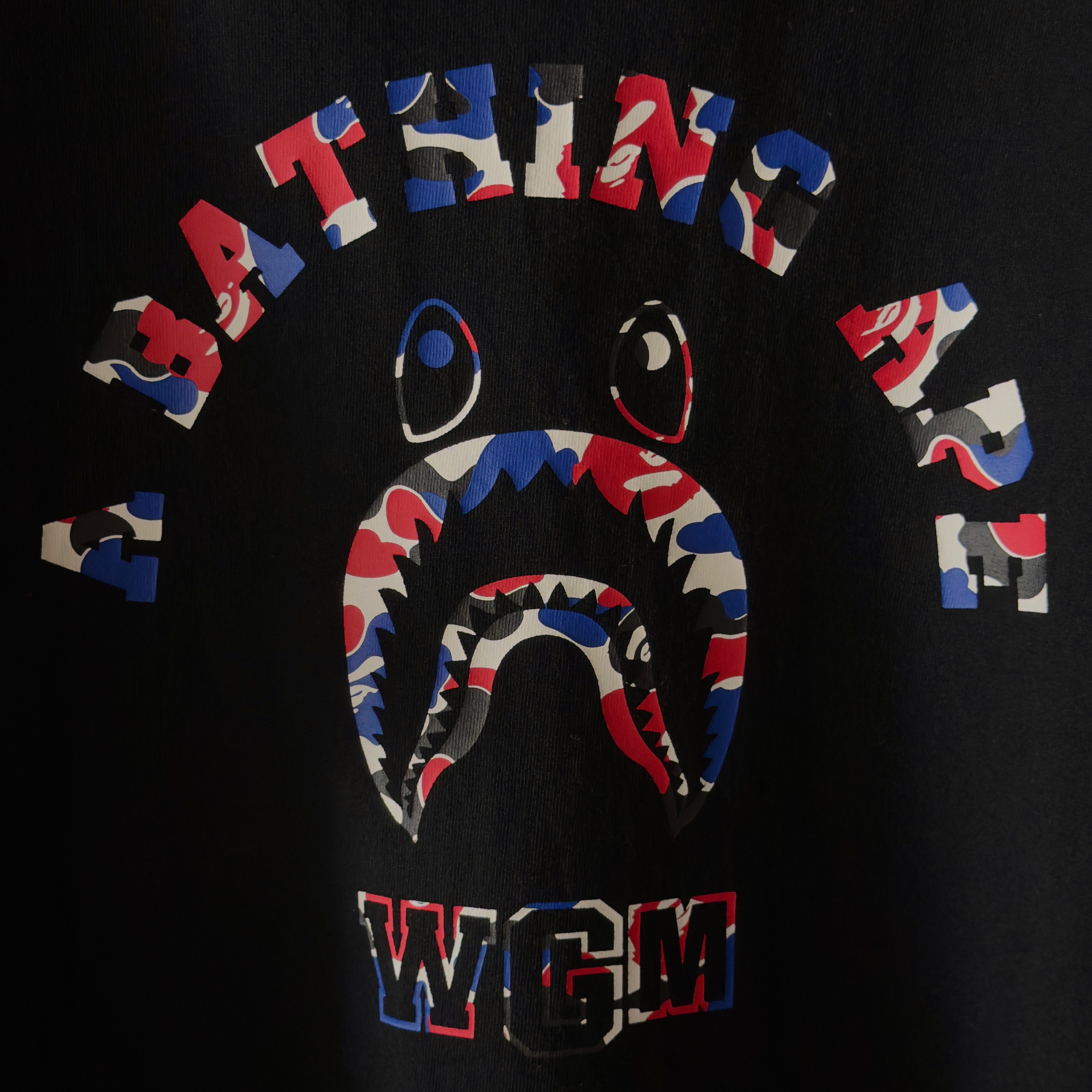 (M) Bape Store London Shark College Tee Black 2024