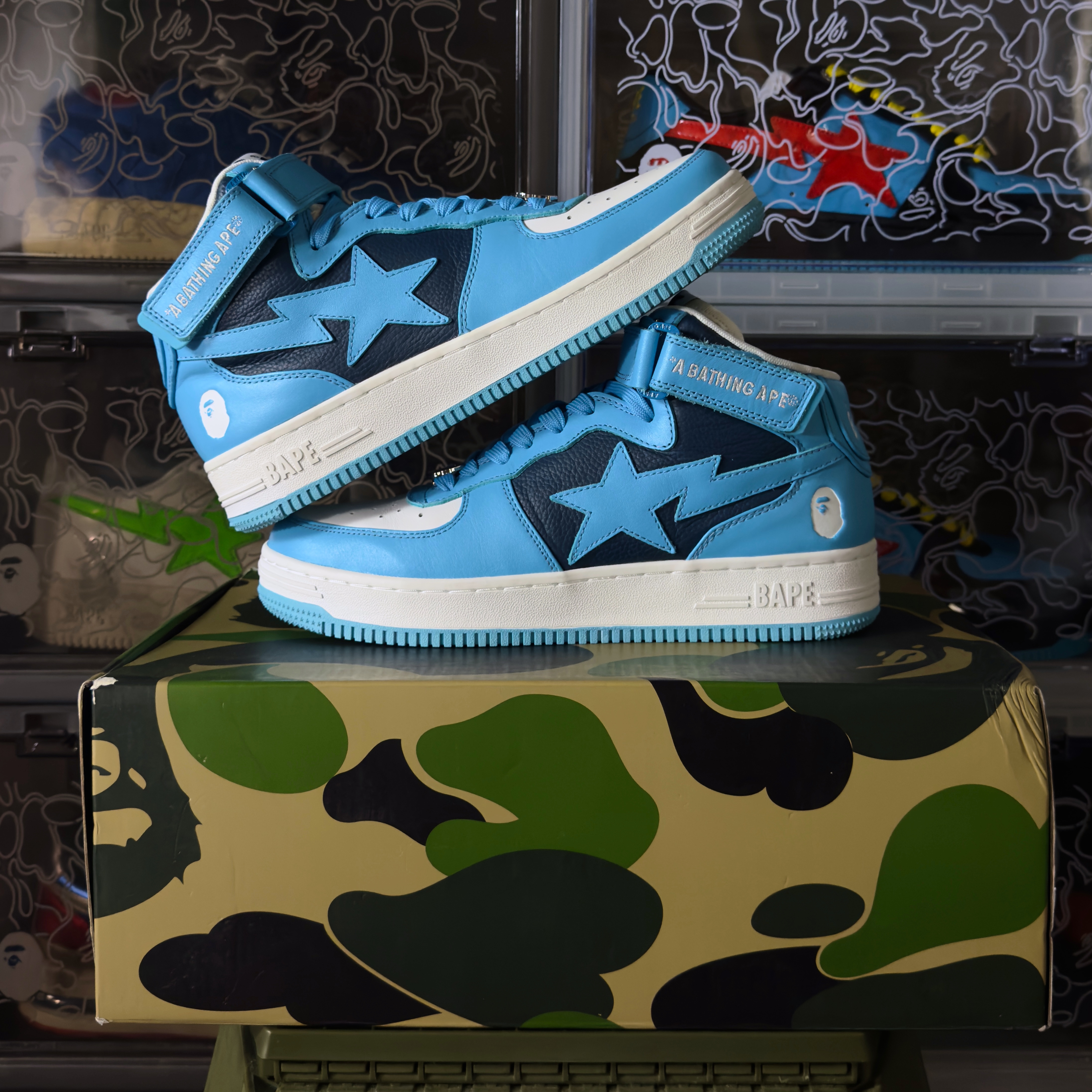 (41) A Bathing Ape Bapesta Mid Sax 2022