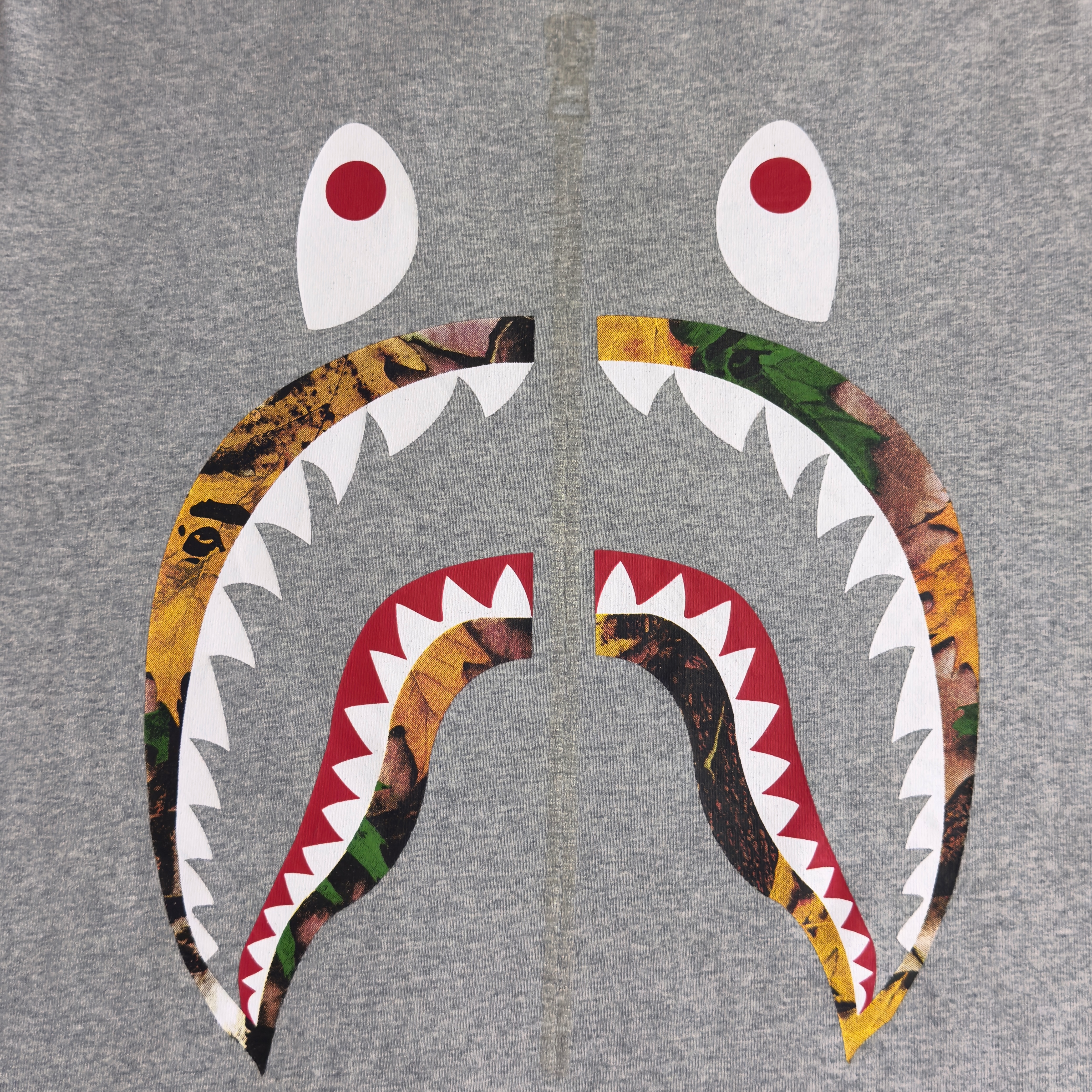 (S) Bape Forest Camo Shark Tee Grey/Beige 2019