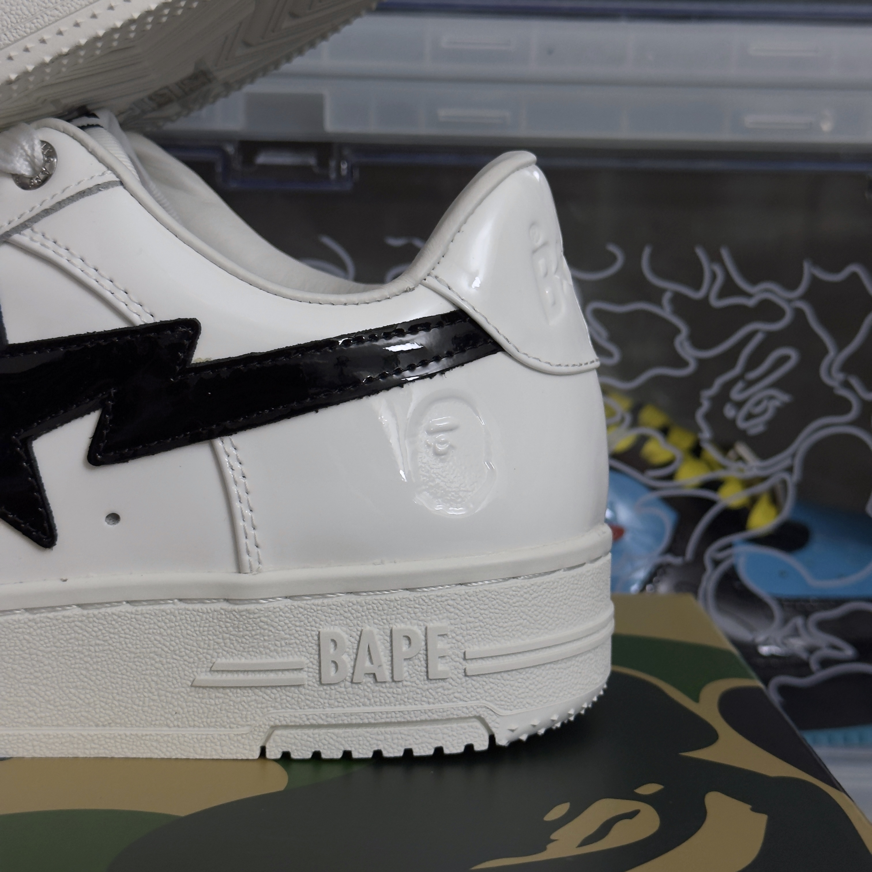 (41) A Bathing Ape Bapesta #1 White/Black Patent Leather 2025