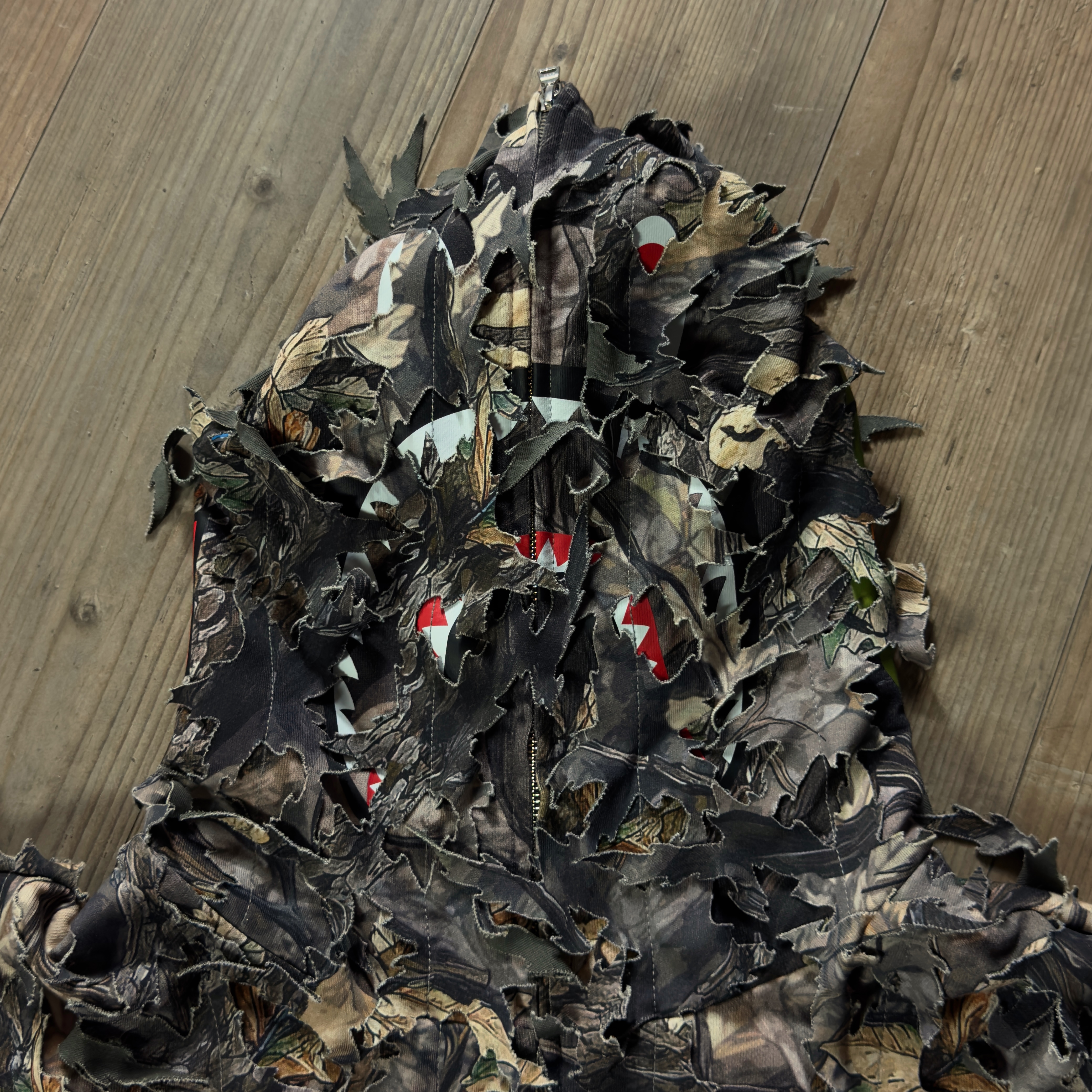 (XL) Bape Tree Edge Camo Laser Cut Cropped Shark Full Zip Hoodie 2025