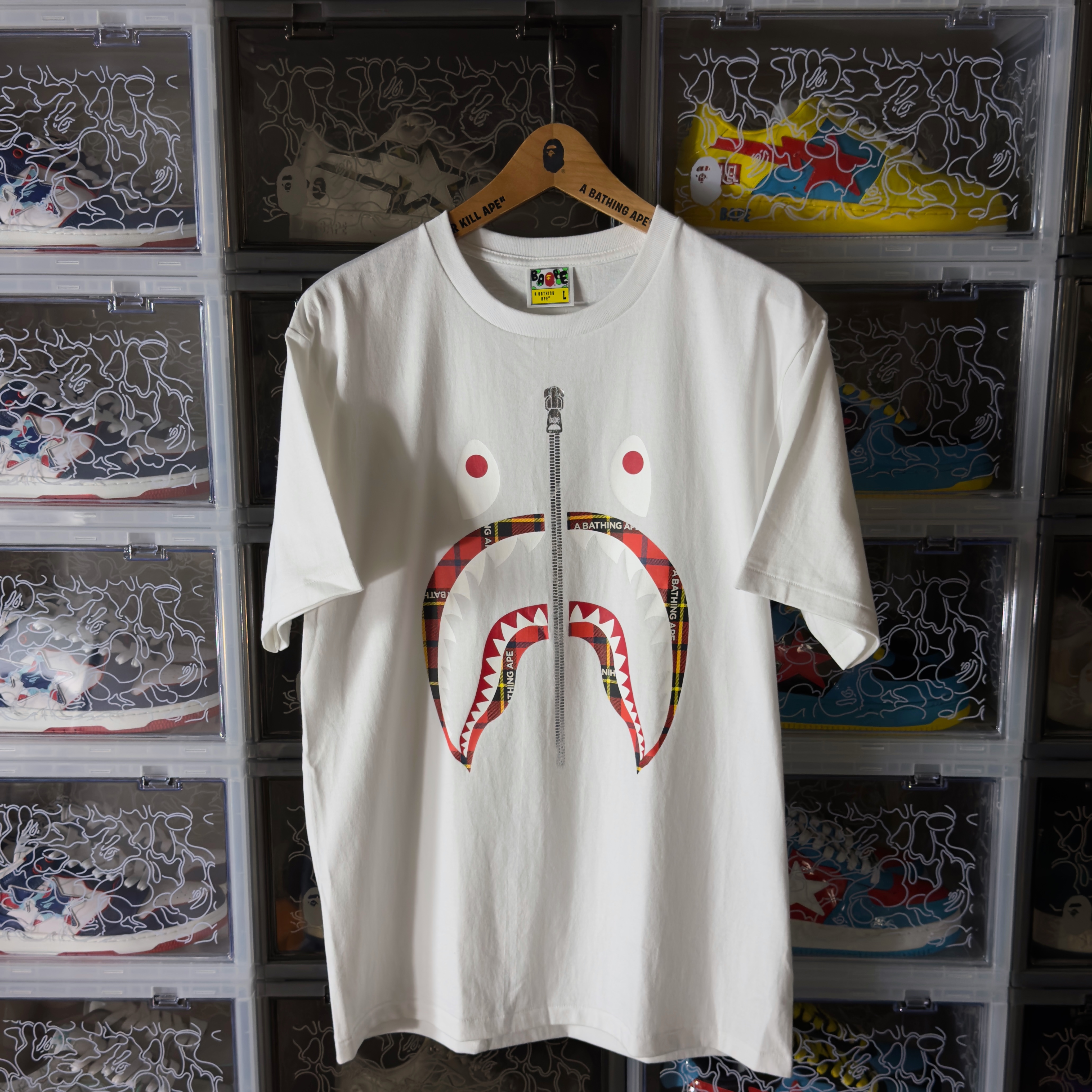 (L)  Bape Logo Check Shark Tee White/Red 2022