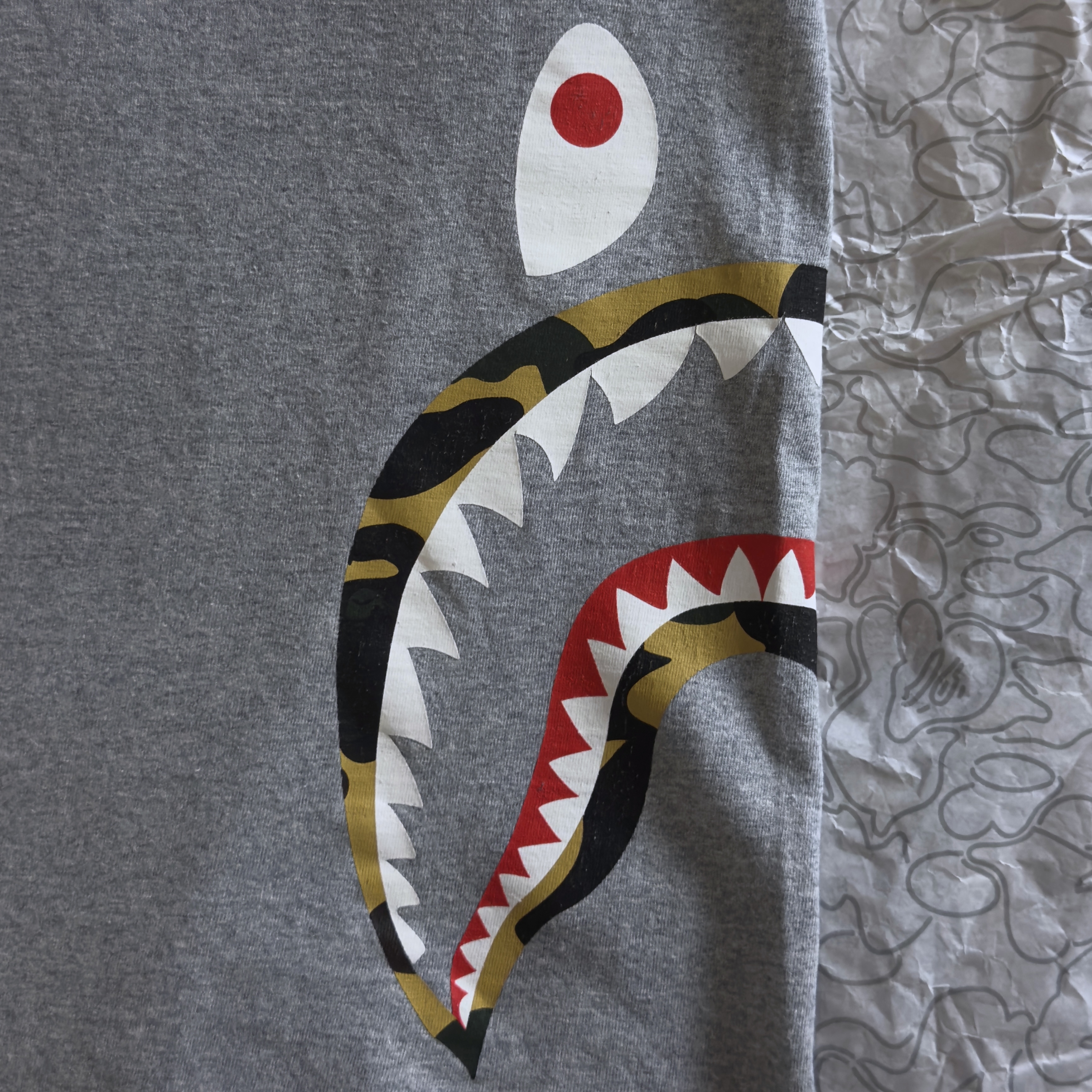(L) Bape 1st Camo Side Shark Tee Grey/Yellow