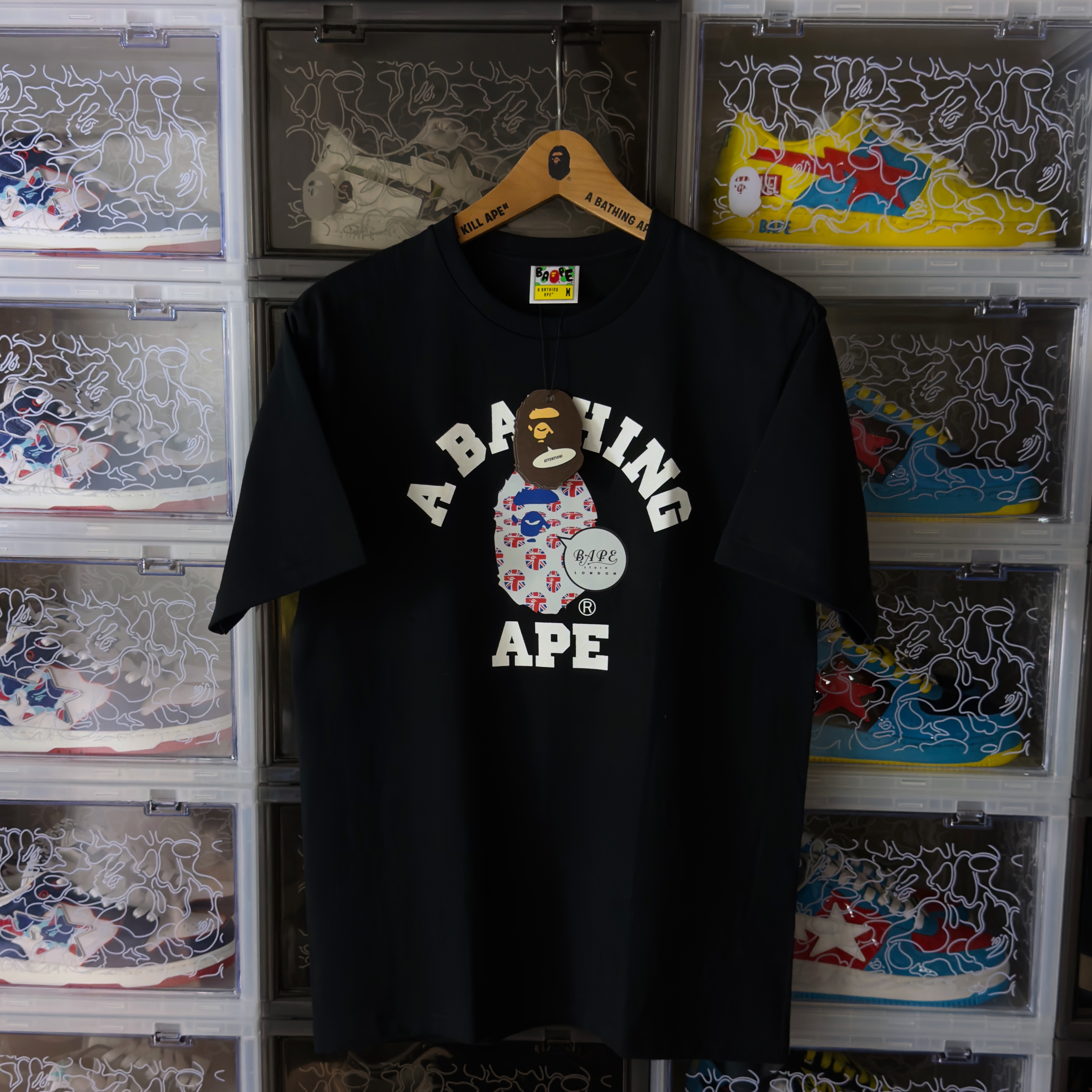 (M) Bape London Reflector Union Jack College Tee Black 2021