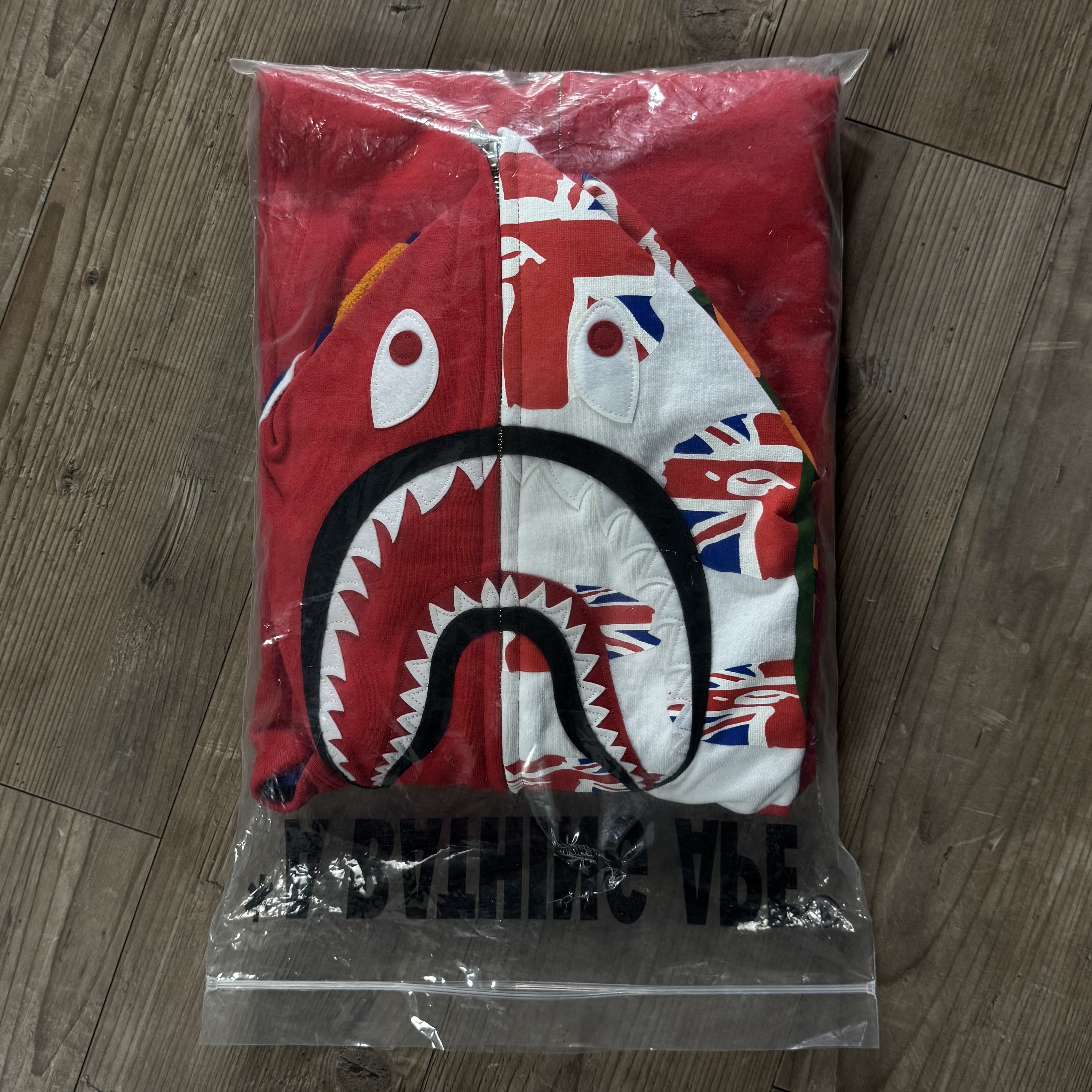 (L) Bape London Union Jack Shark Full Zip Hoodie Red 2020