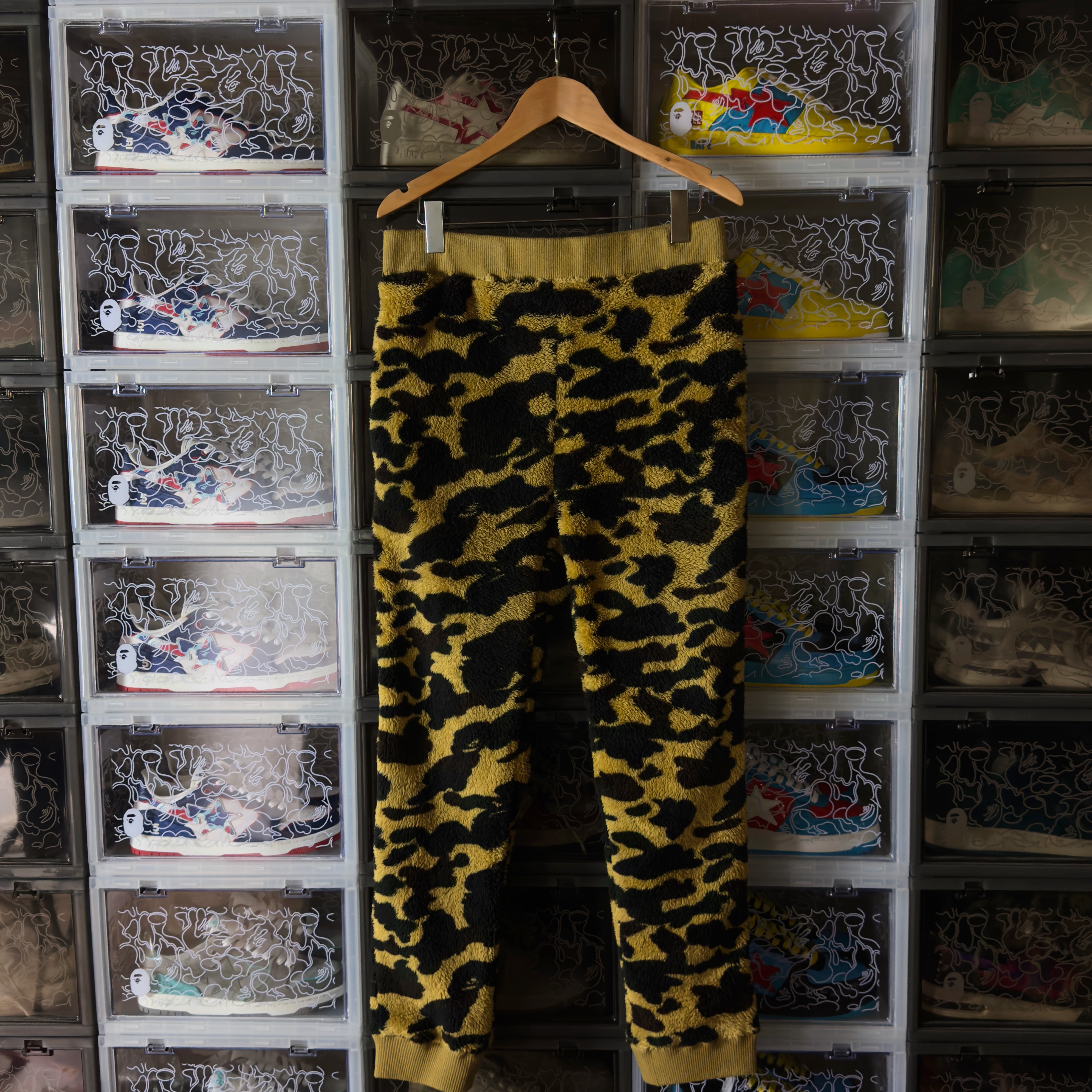 (L) Bape 1st Camo Boa Pants Yellow 2018 