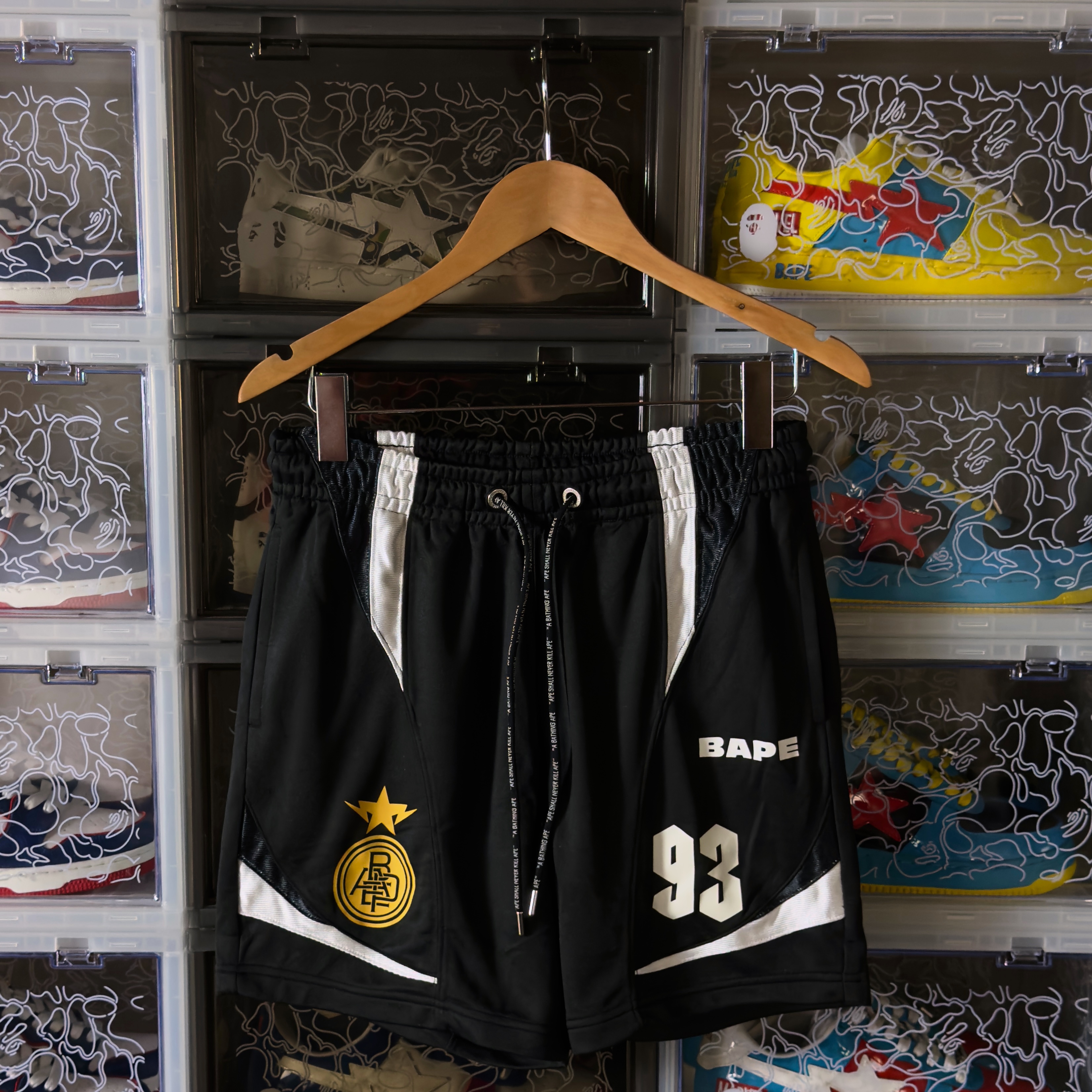 (S/XL) Bape Multi Logo Relaxed Fit Soccer Shorts Black 2024