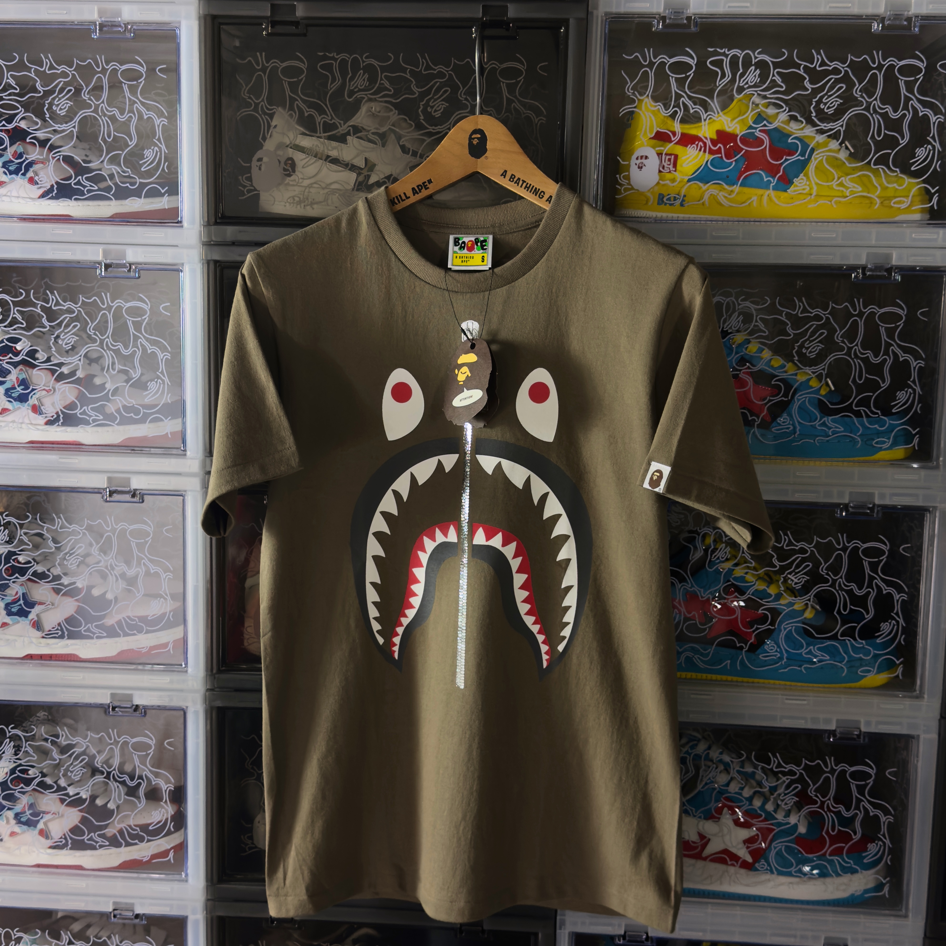 (S/M/L) Bape Shark Tee Brown 