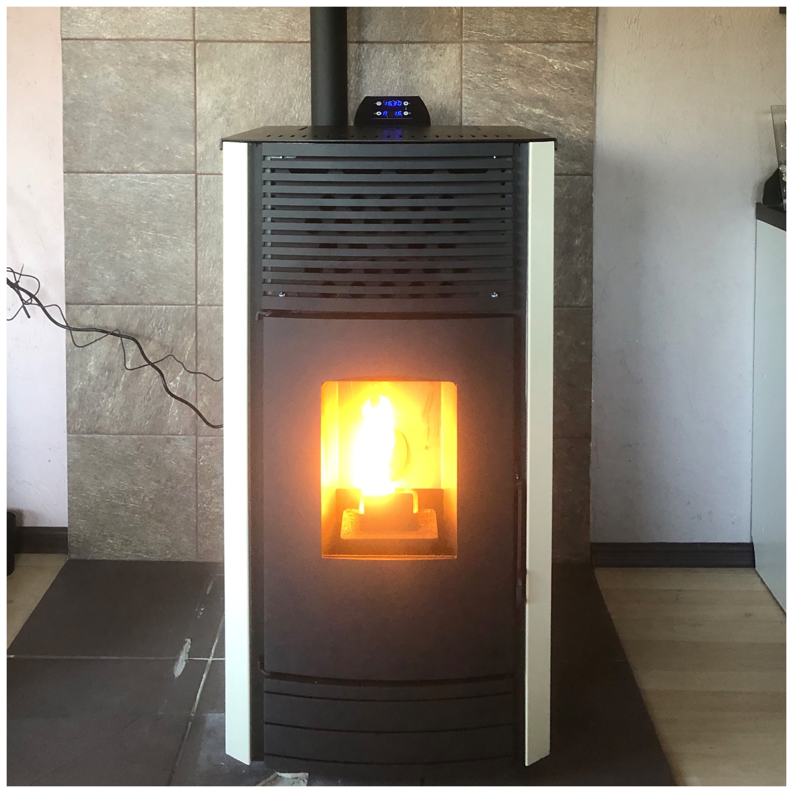 Mareli Onyx Air  orinė granulinė krosnelė 