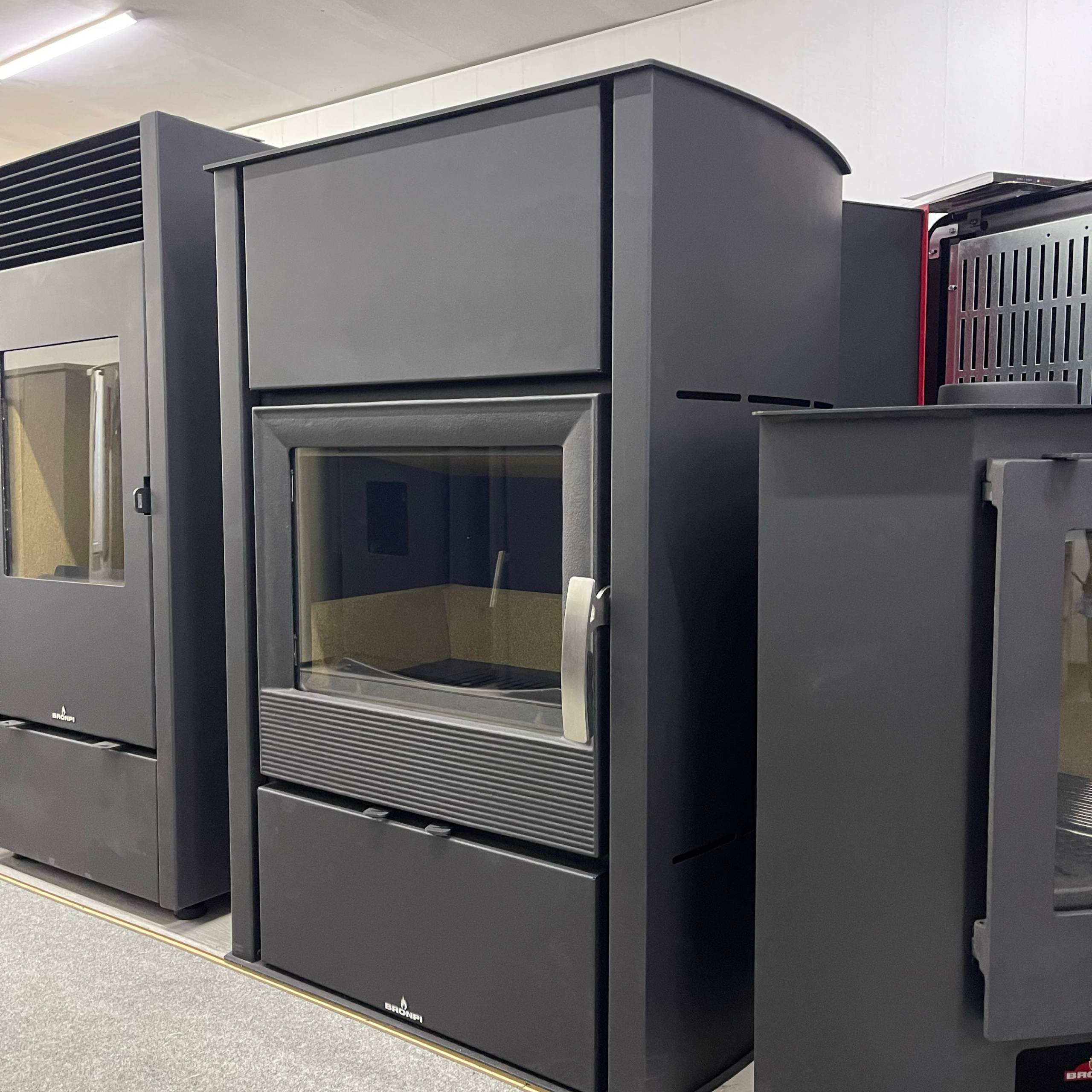 K0315  Bronpi Hydronova Plus malkinė krosnelė su vandens kontūru