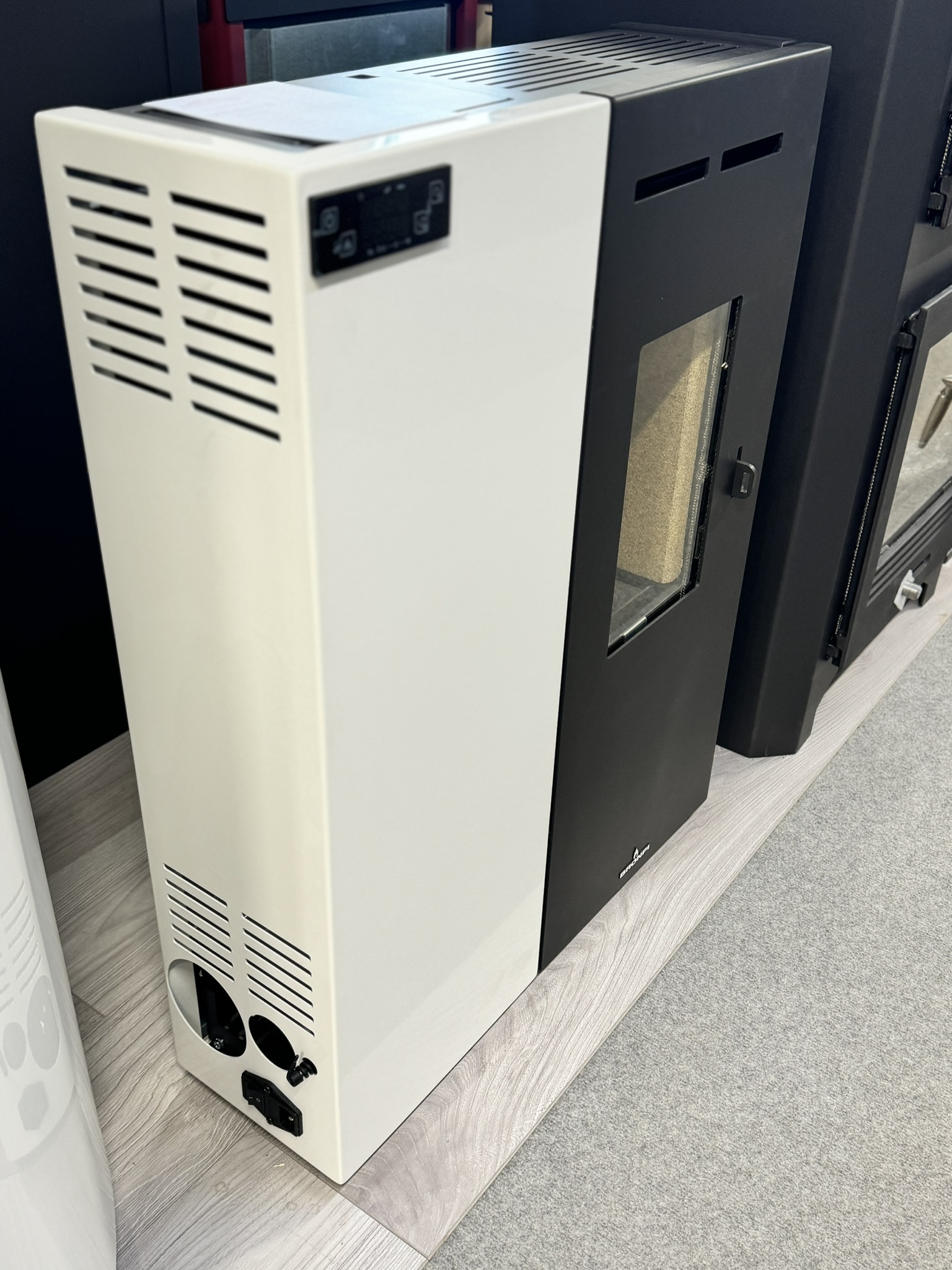 Bronpi Minerva Slim orinė granulinė krosnelė