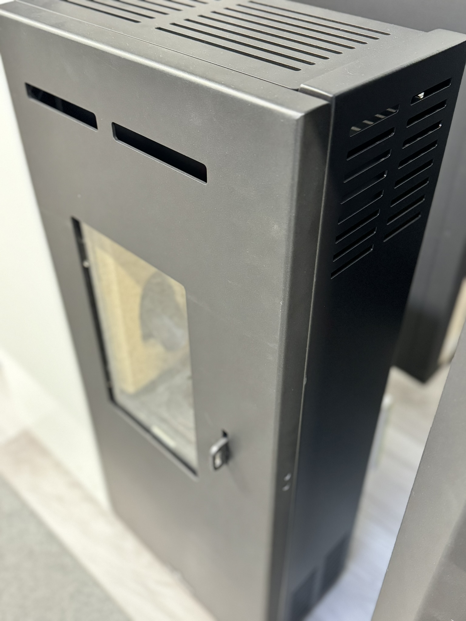 Bronpi Minerva Slim orinė granulinė krosnelė