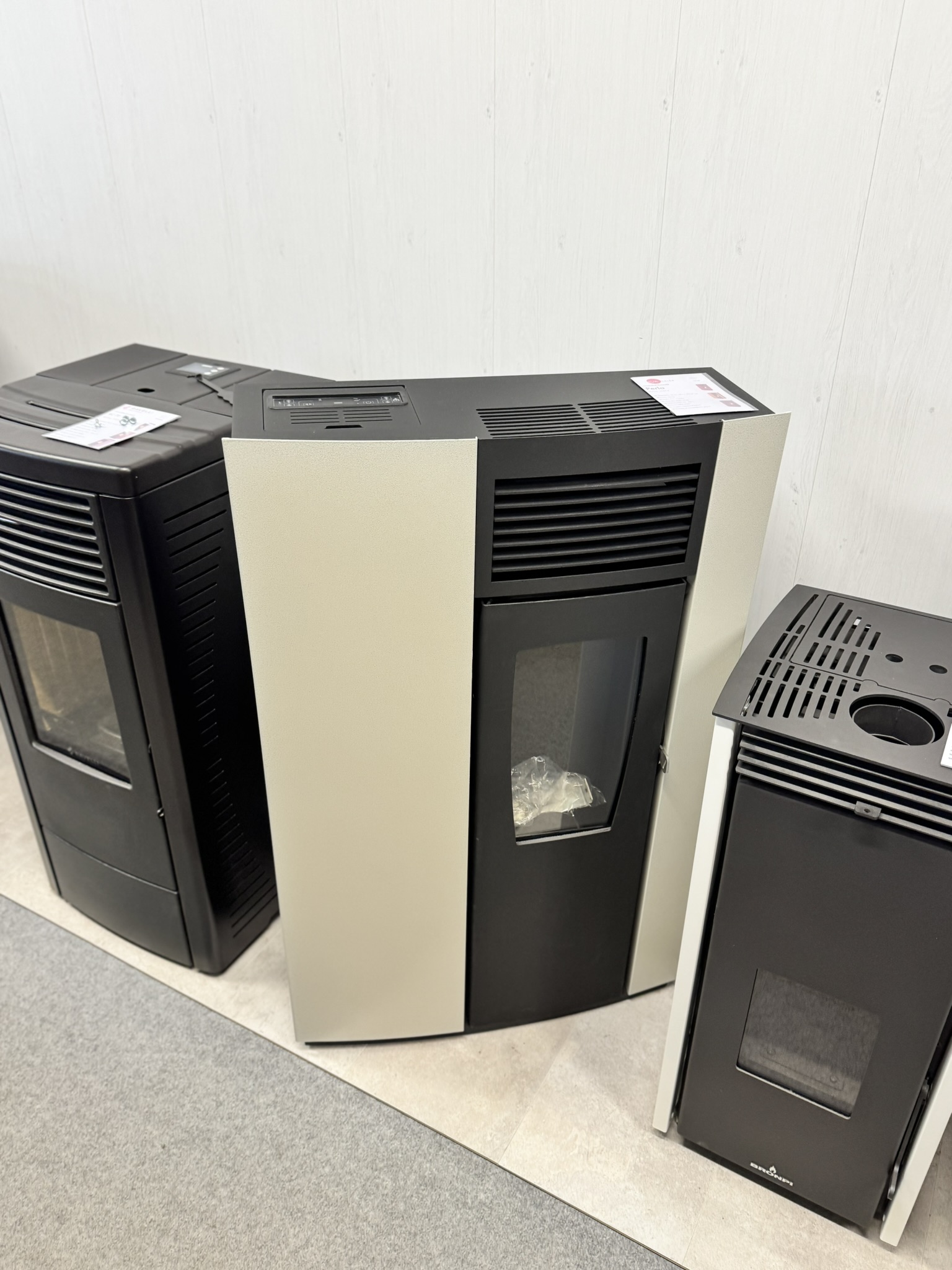 K0169 EVA CALOR PERLA orinė granulinė krosnelė