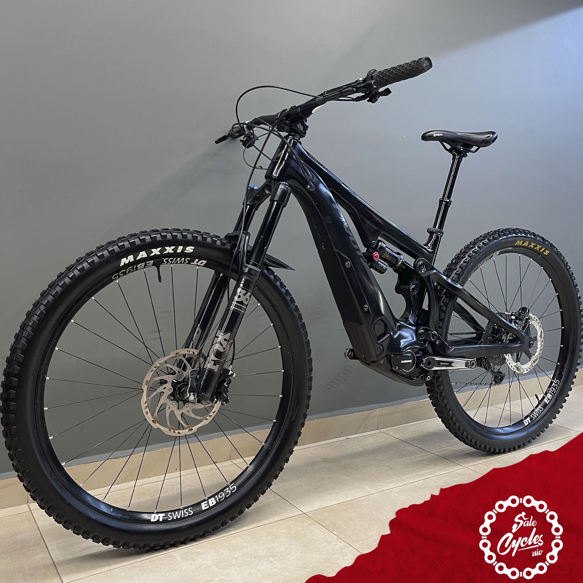 Pivot Shuttle Race XT Medium 2020