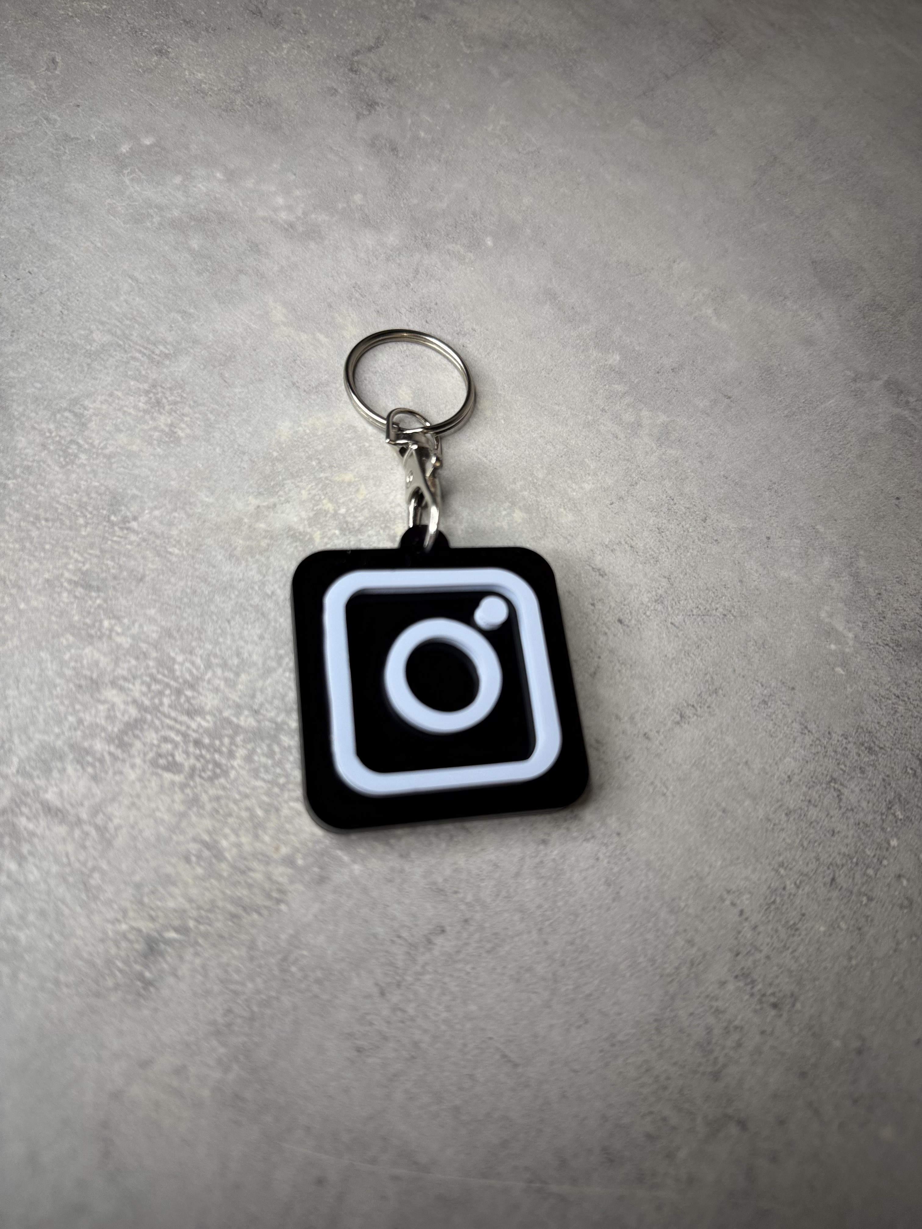 Interaktyvus INSTAGRAM pakabukas