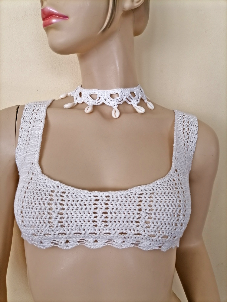 Cowrie neckpiece