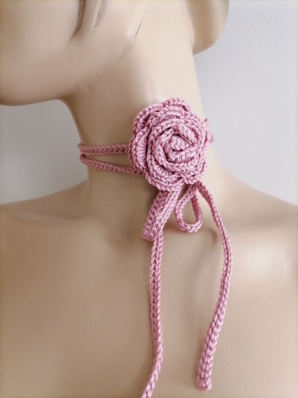 Crochet flower choker