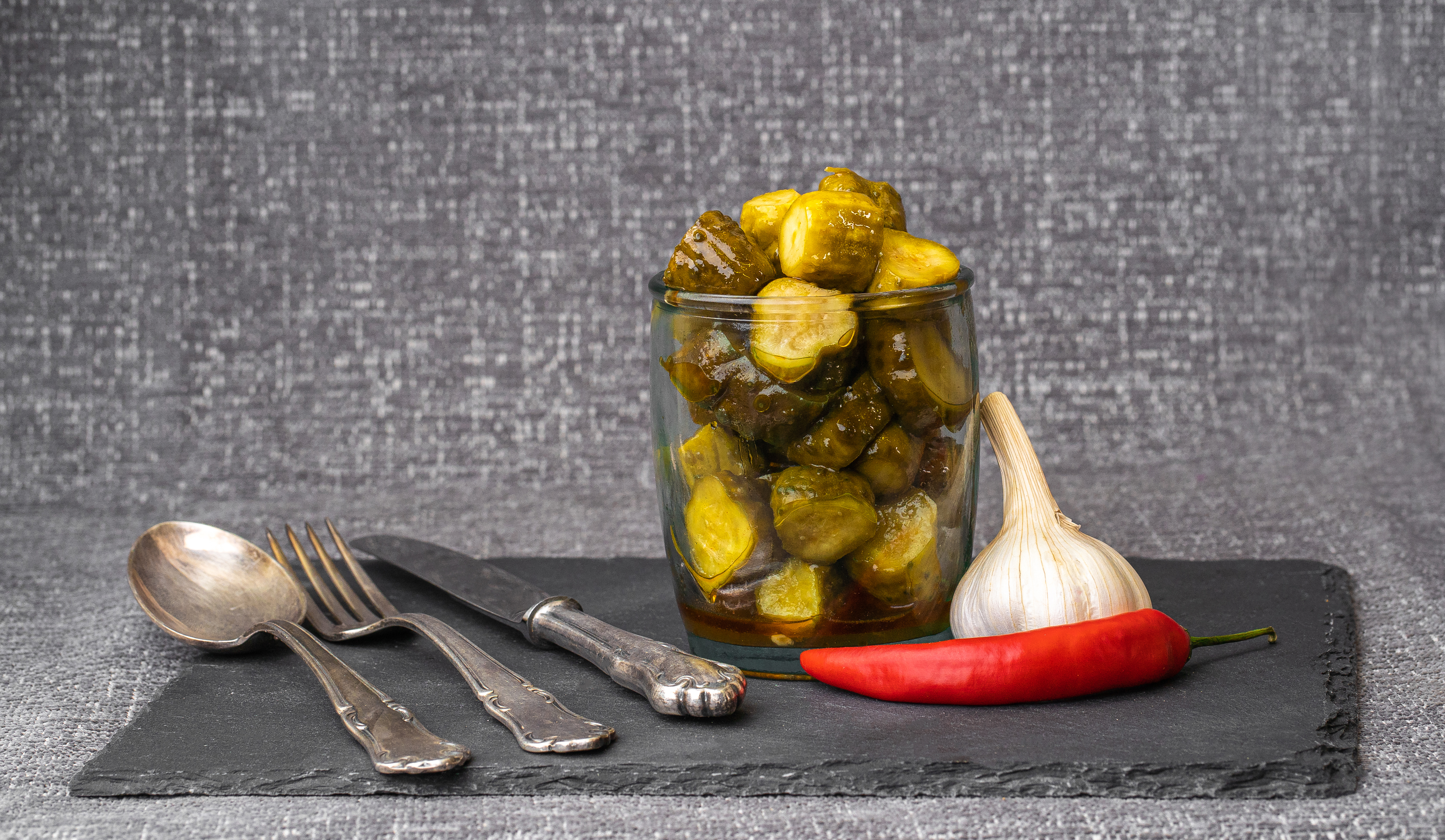 Aštriai marinuoti agurkai