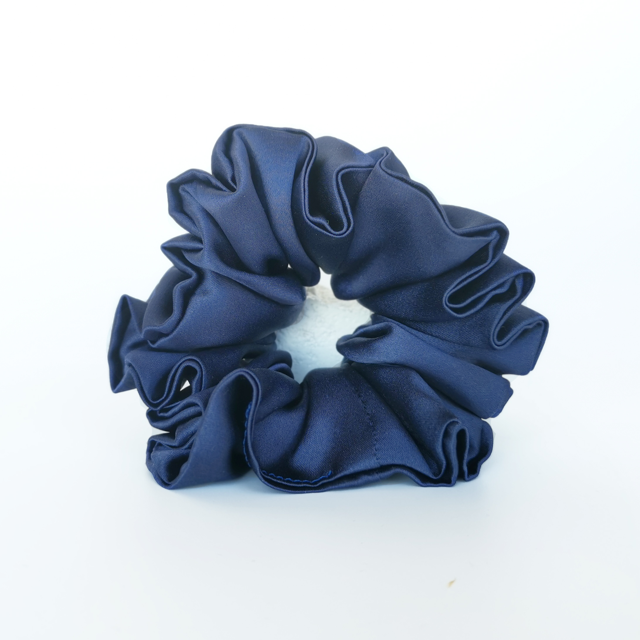 Tamsiai Mėlyna Šilkinė Gumytė