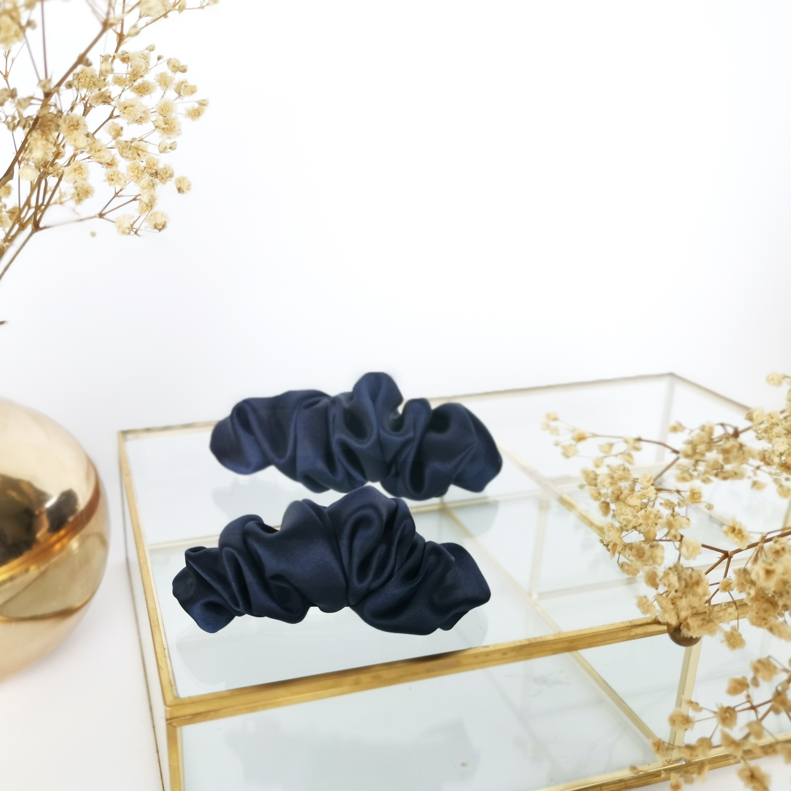 Tamsiai Mėlynas Šilkinis Segtukas