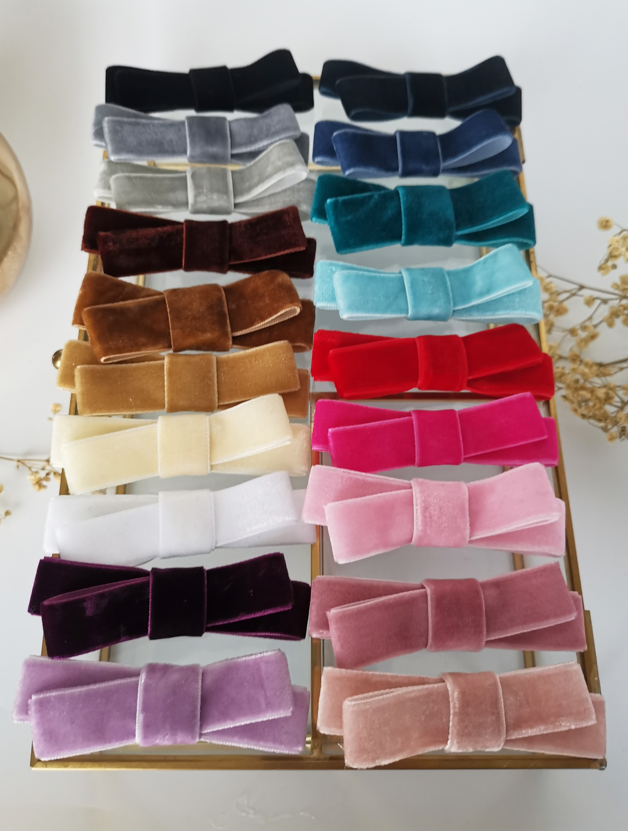 Aksominiai Segtukai, BALTI 2vnt.