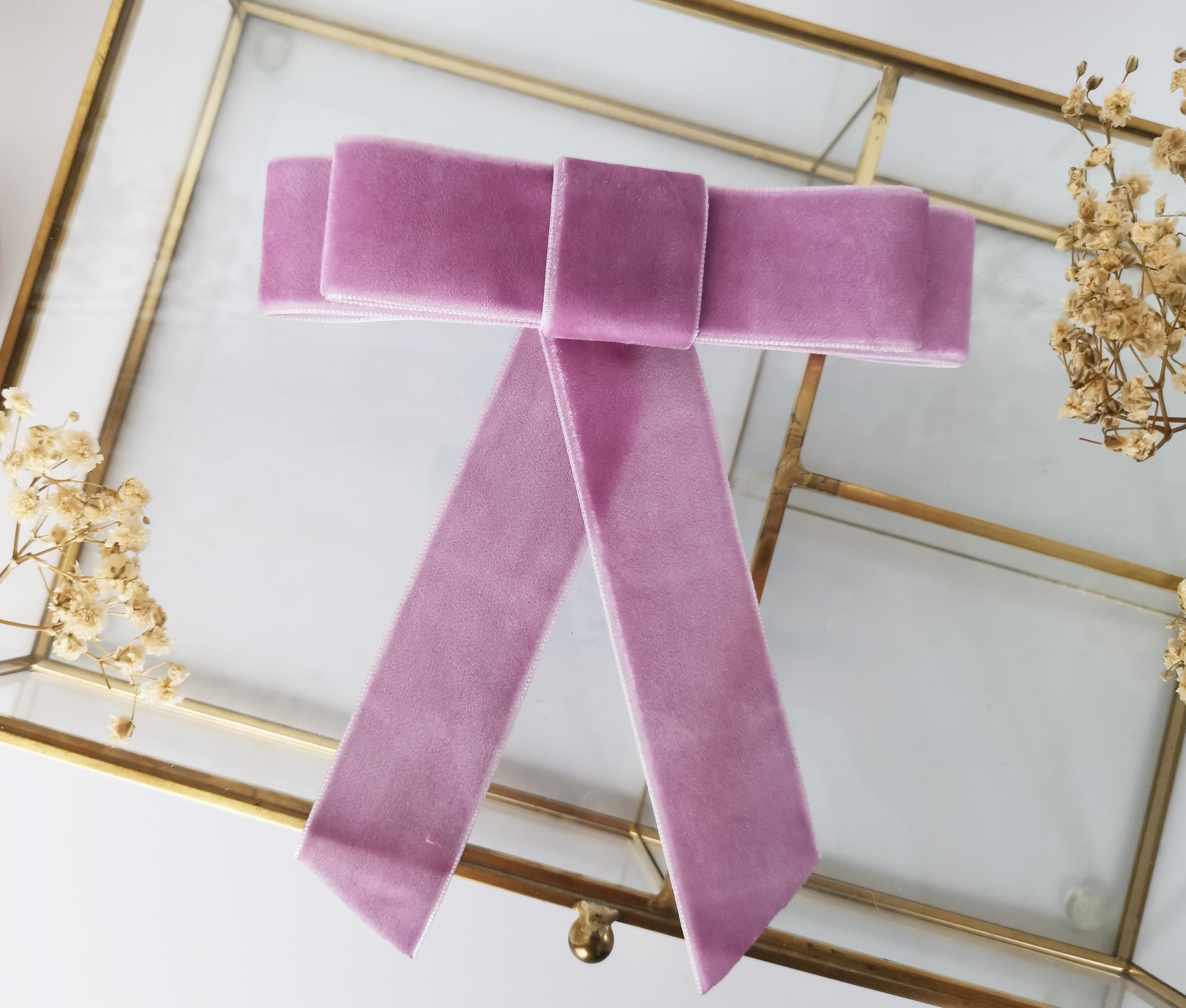 Aksominis Segtukas, ALYVINIS