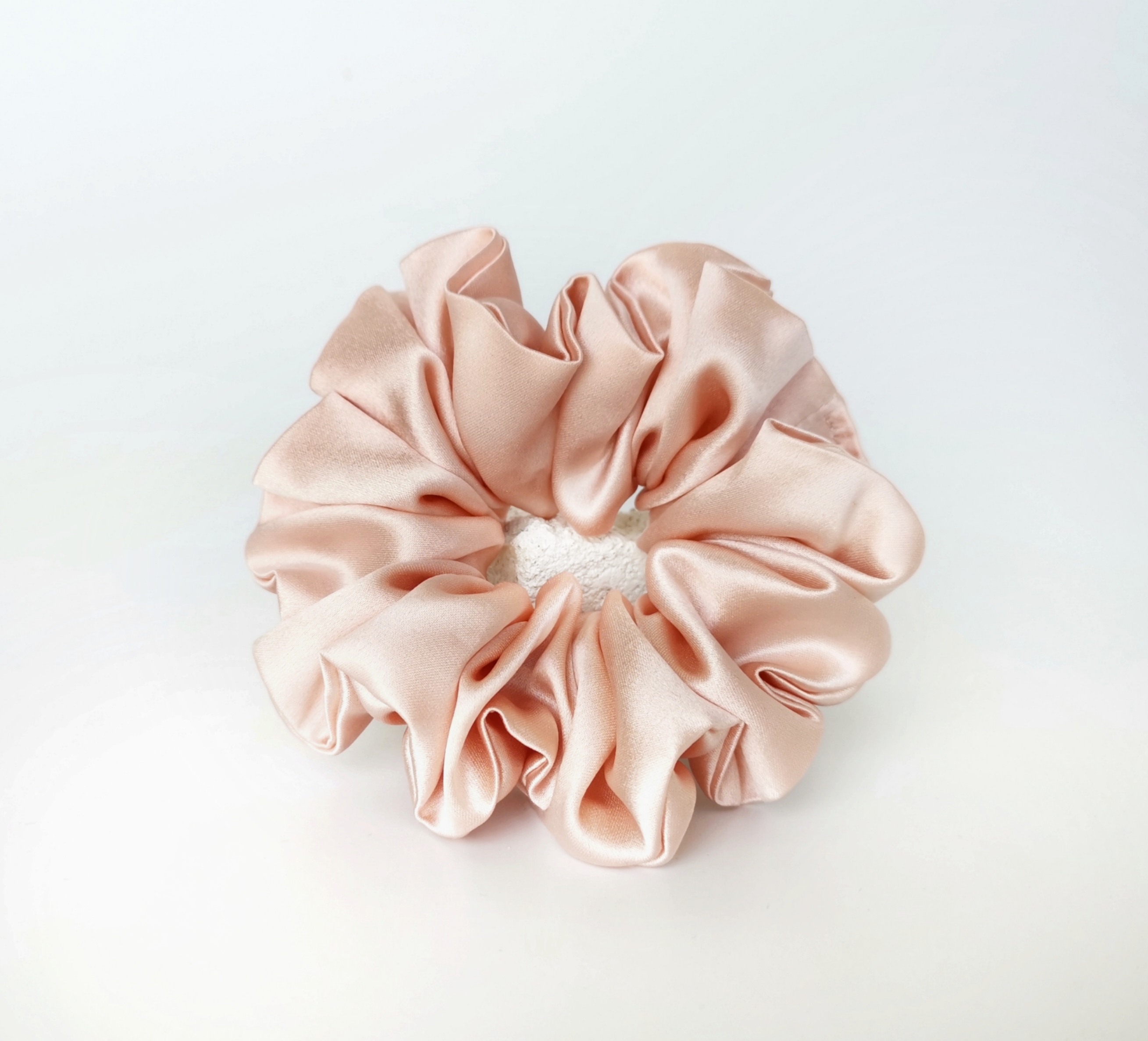 Šviesi Persikinė Šilkinė Gumytė