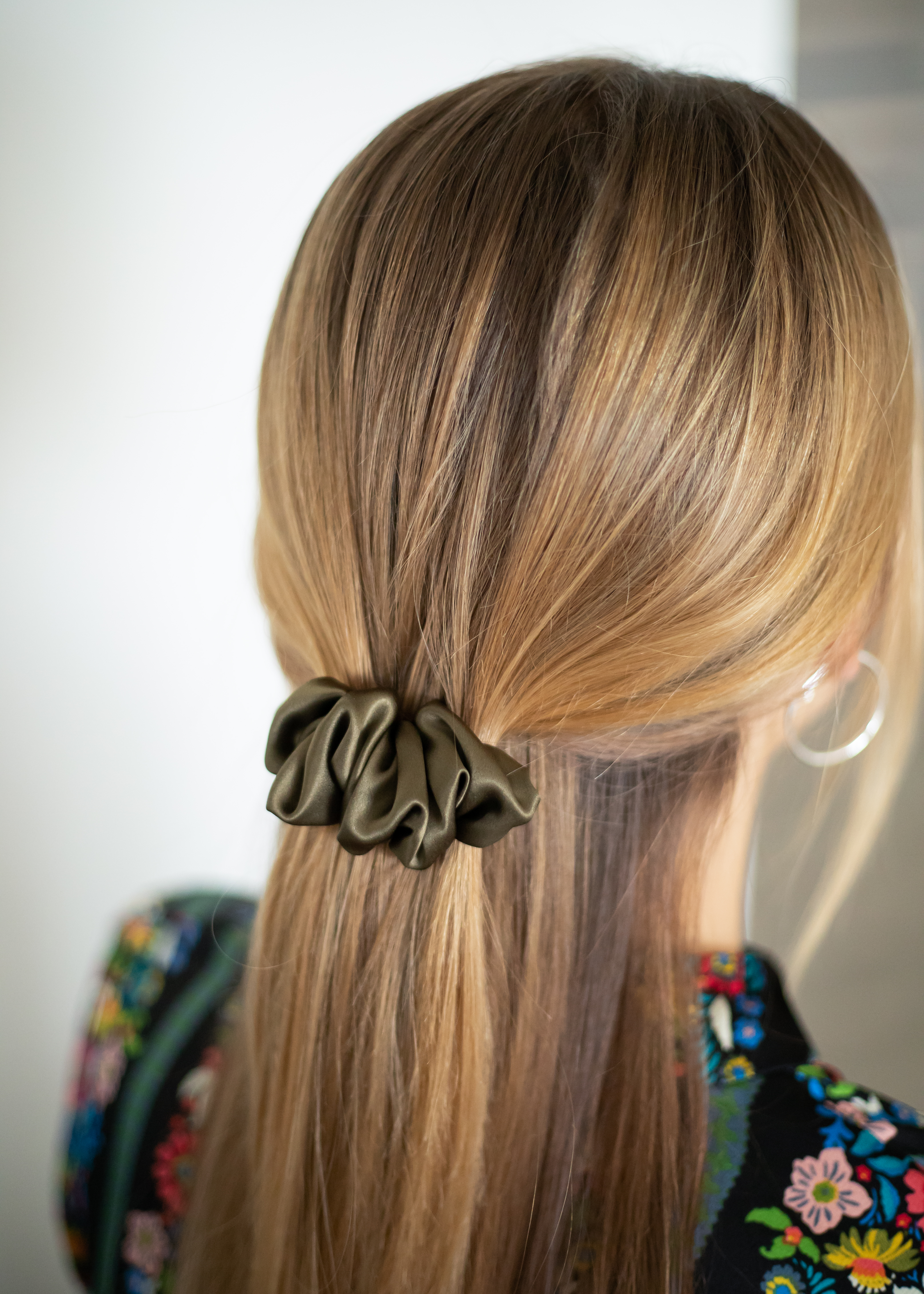 Chaki Šilkinis Segtukas