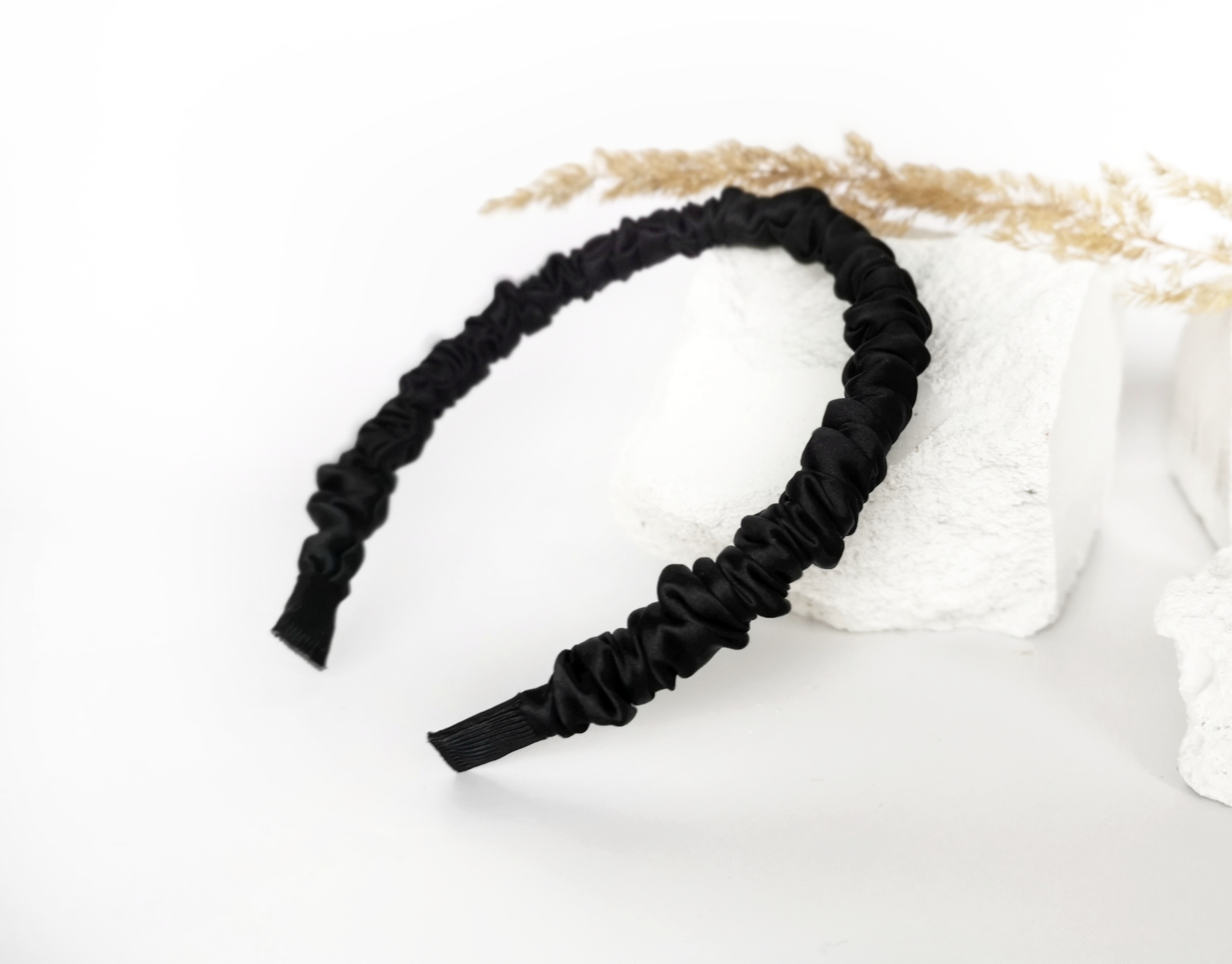 Plaukų lankelis - siauras, natūralaus šilko. JUODAS