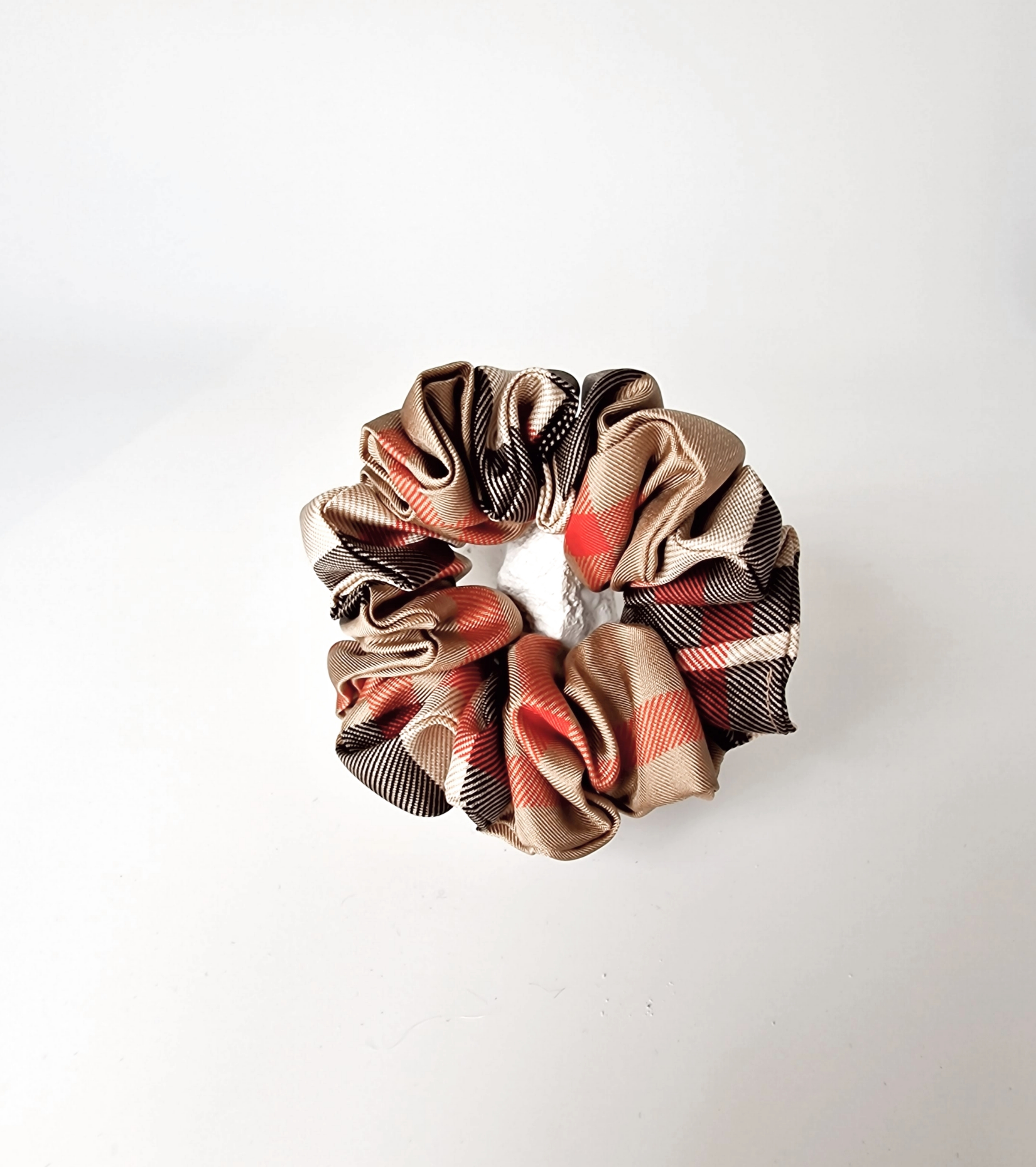 Rusva Šilkinė Gumytė