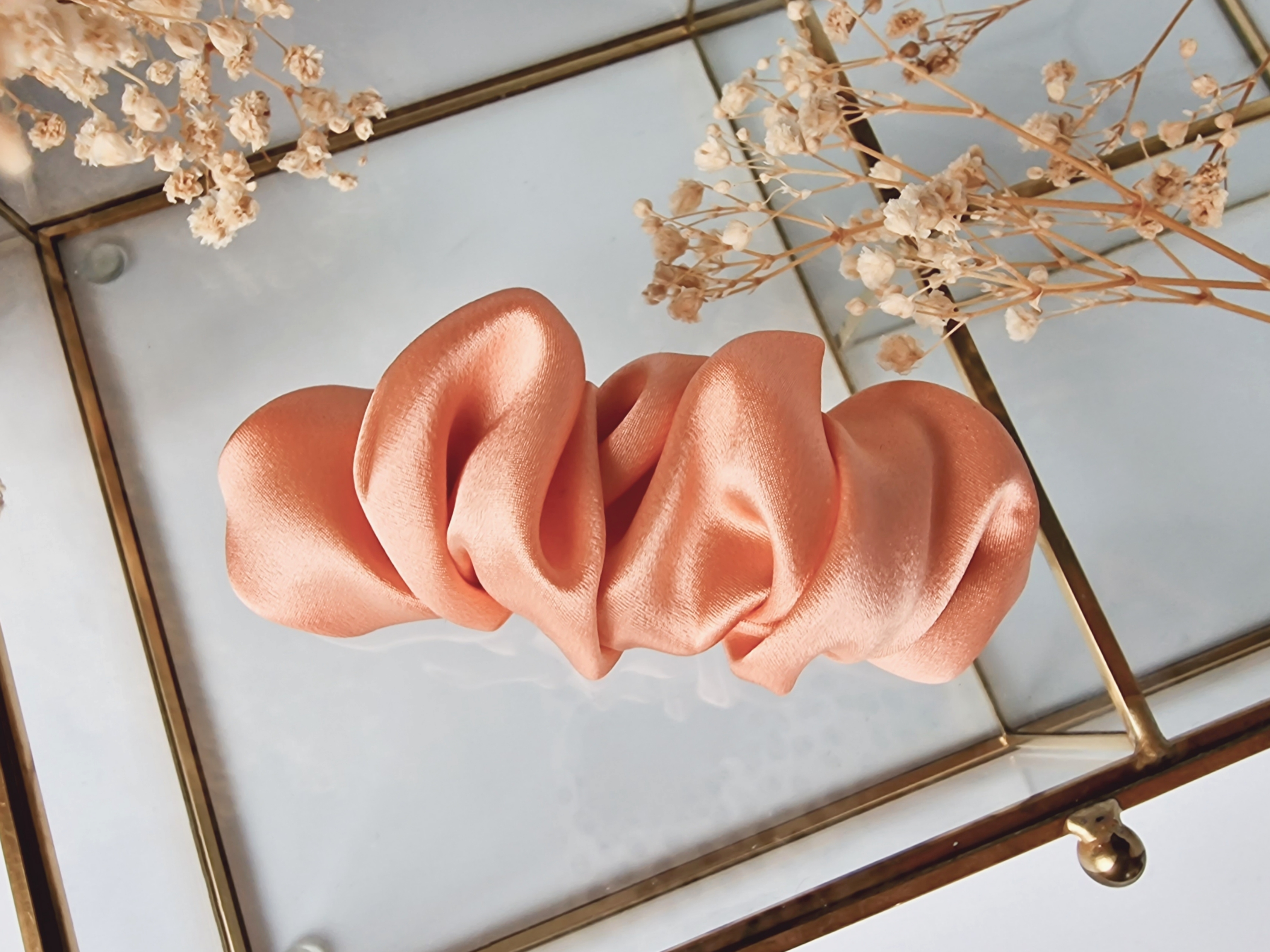 Persikinis Šilkinis Segtukas