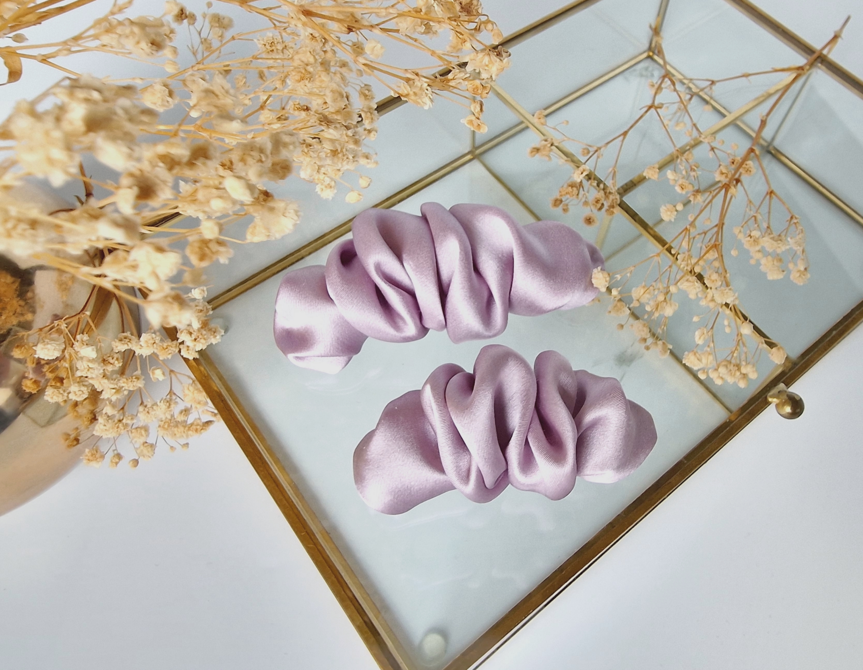 Šviesiai Alyvinis Šilkinis Segtukas