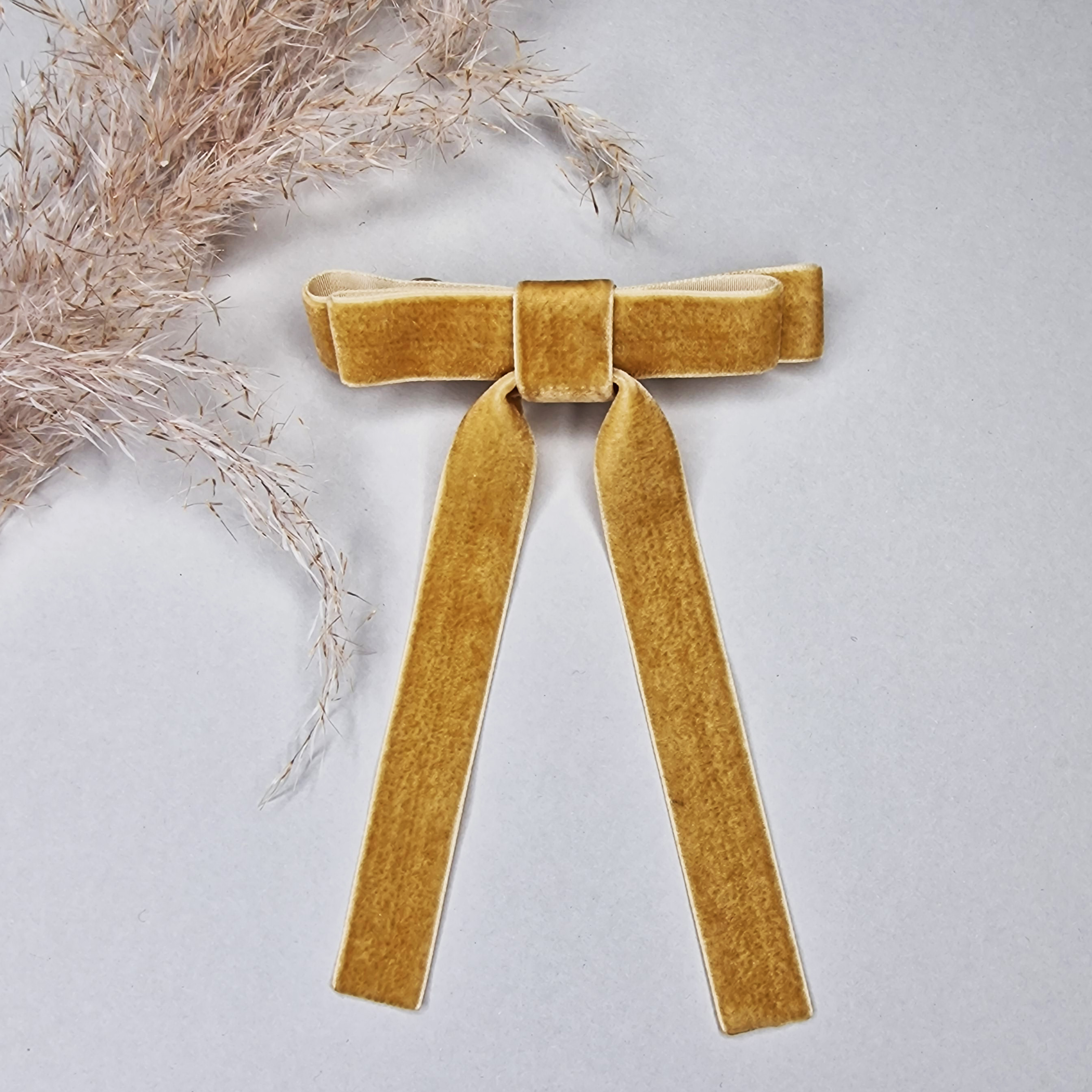 Siauras Aksominis Segtukas, ŠVIESIAI RUDAS